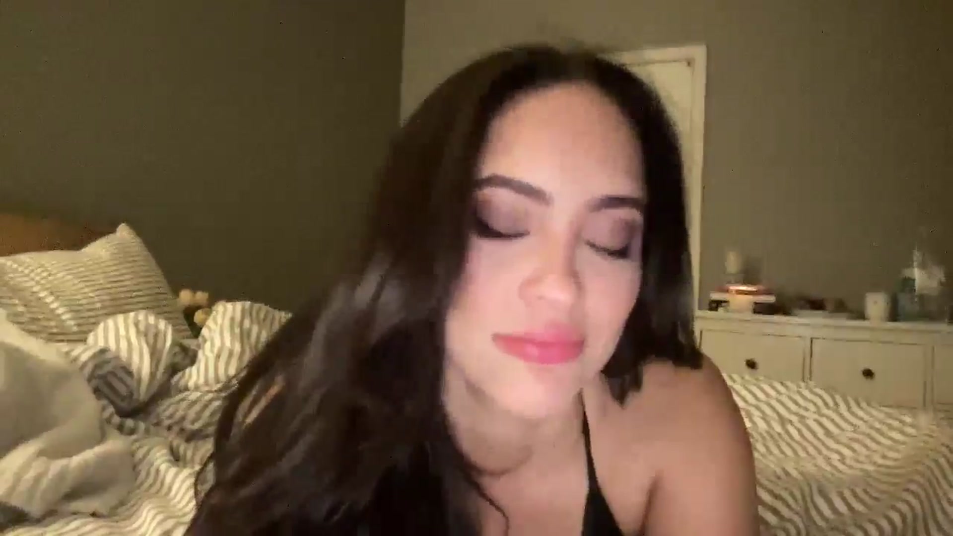 Gallery image thumbnail from justagirl_'s myfreecams stream on, 01/07/2025, 11:02 image 4 of 20