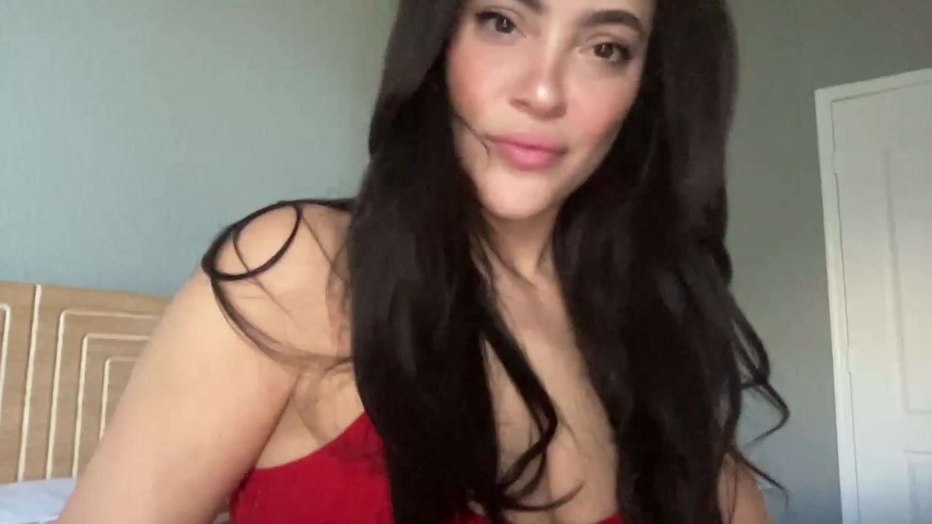 Gallery image thumbnail from justagirl_'s myfreecams stream on, 01/17/2025, 19:38 image 17 of 20
