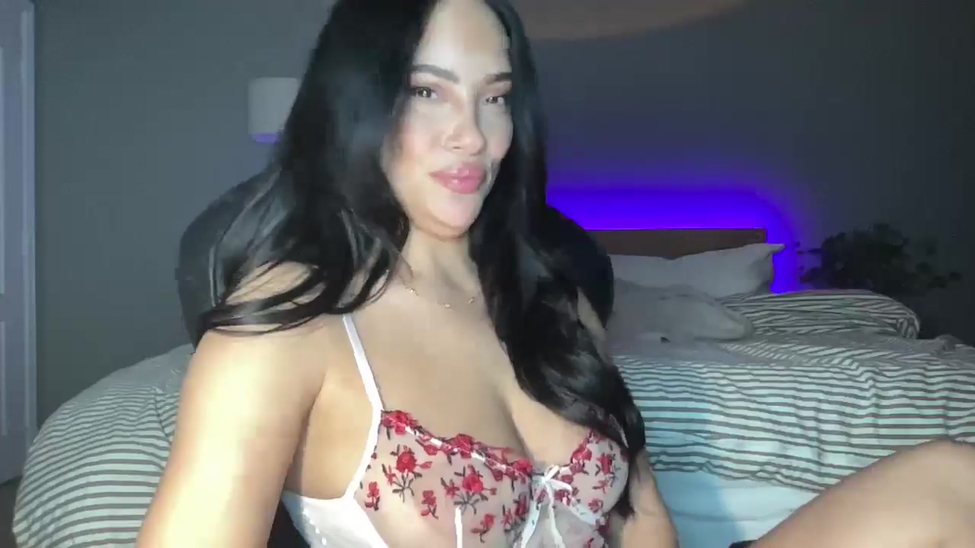 Gallery image thumbnail from justagirl_'s myfreecams stream on, 02/04/2025, 04:16 image 6 of 20