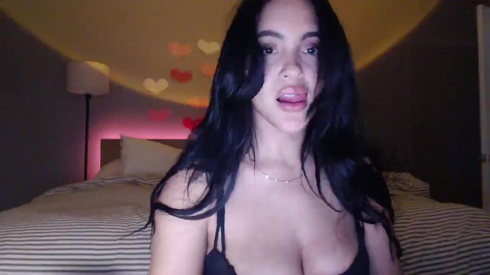 Gallery image thumbnail from justagirl_'s myfreecams stream on, 02/06/2025, 03:04 image 16 of 20