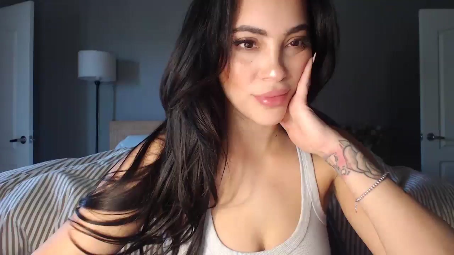 Gallery image thumbnail from justagirl_'s myfreecams stream on, 02/23/2025, 20:11 image 1 of 20