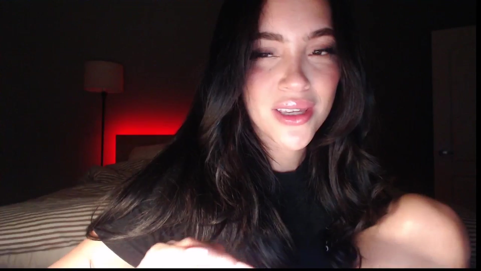 Gallery image thumbnail from justagirl_'s myfreecams stream on, 03/12/2025, 05:08 image 9 of 20