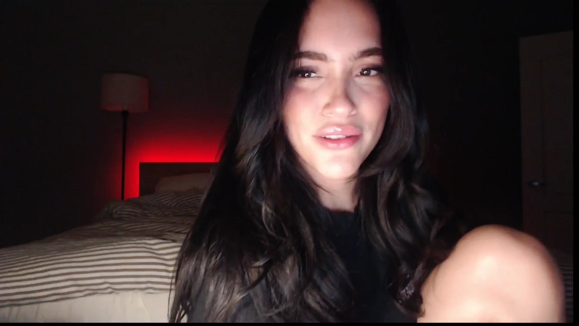 Gallery image thumbnail from justagirl_'s myfreecams stream on, 03/12/2025, 05:08 image 8 of 20