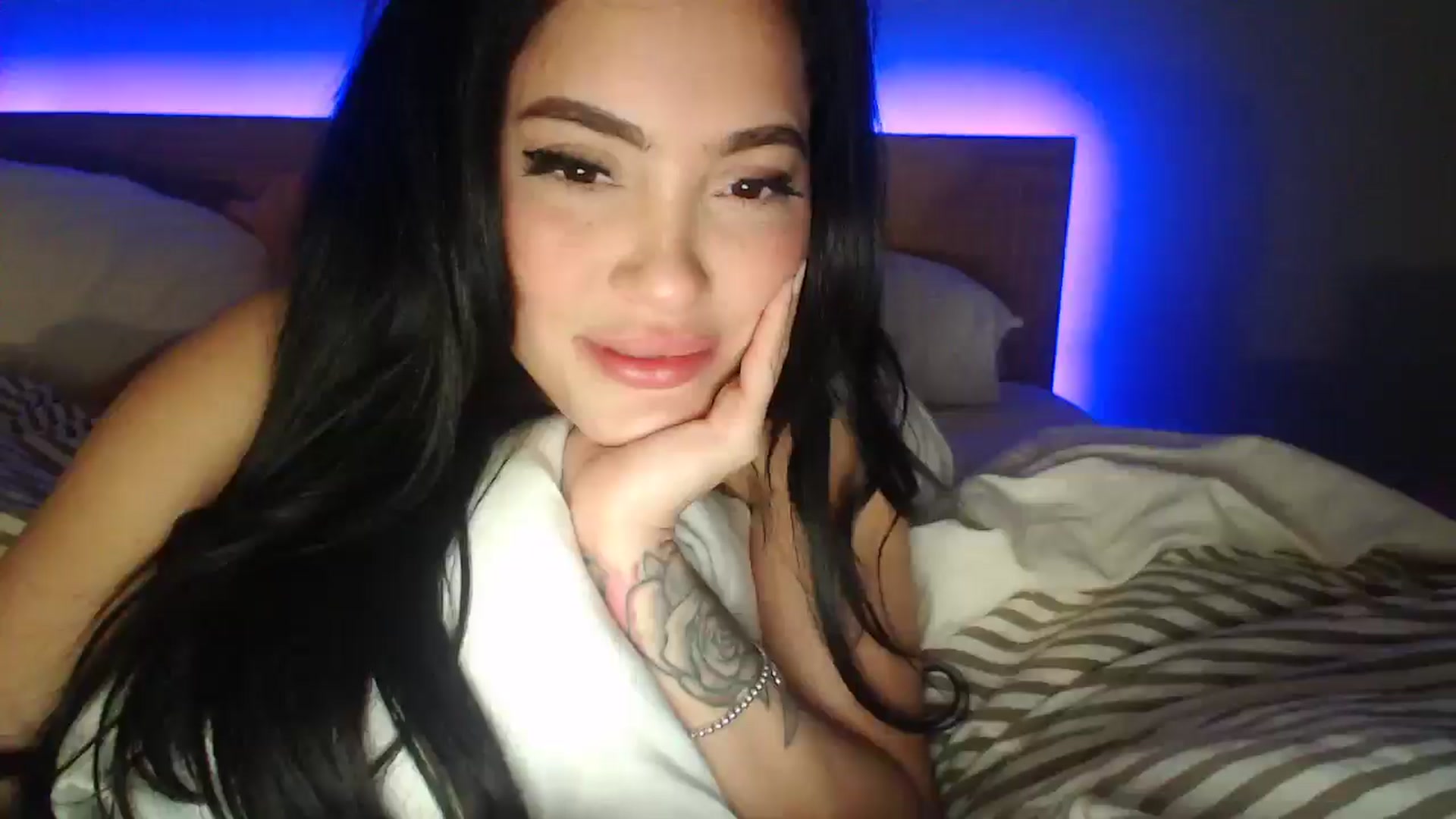 Gallery image thumbnail from justagirl_'s myfreecams stream on, 03/19/2025, 06:07 image 16 of 20