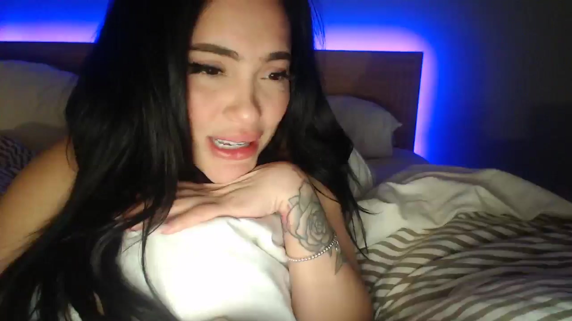 Gallery image thumbnail from justagirl_'s myfreecams stream on, 03/19/2025, 06:07 image 18 of 20