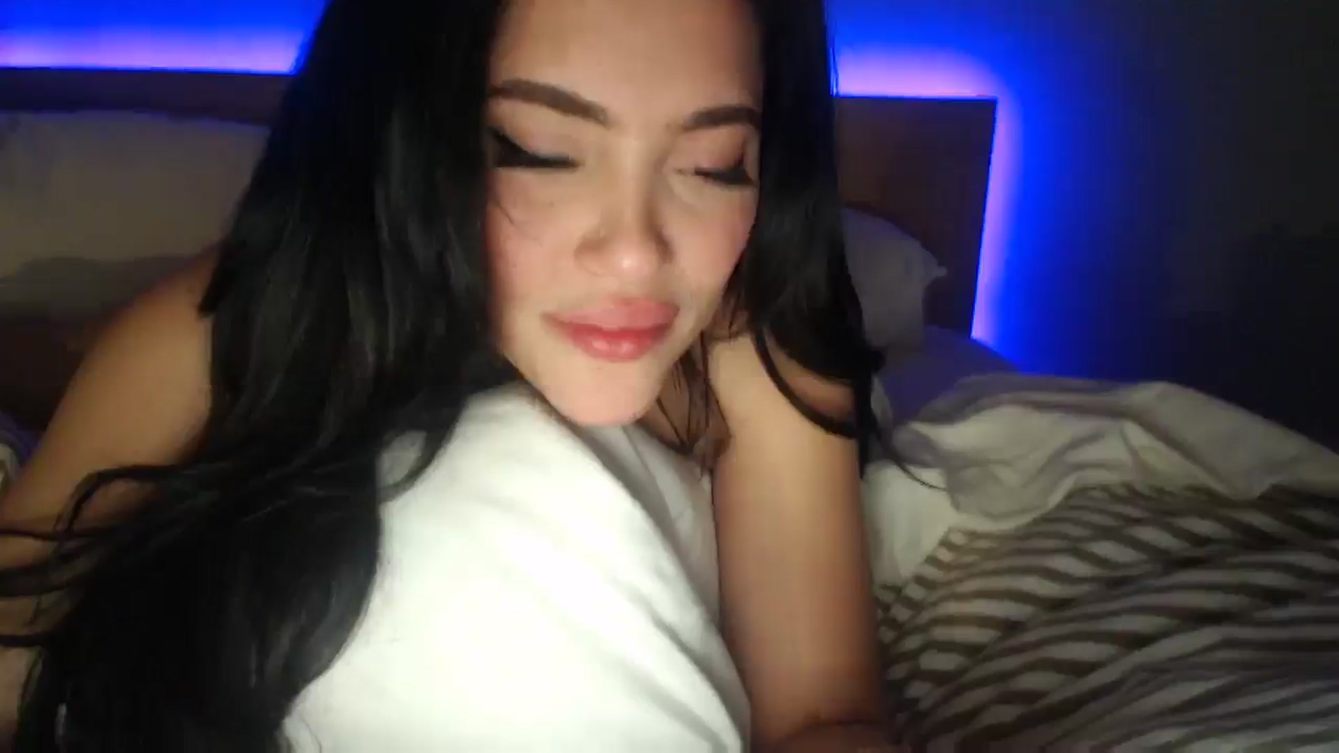 Gallery image thumbnail from justagirl_'s myfreecams stream on, 03/19/2025, 06:07 image 11 of 20