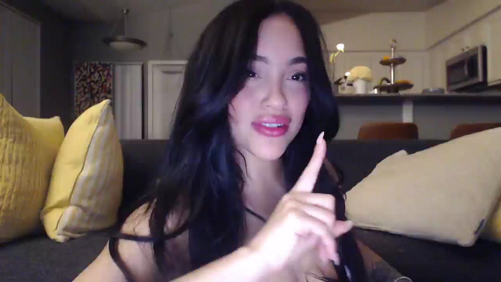 Gallery image thumbnail from justagirl_'s myfreecams stream on, 03/20/2025, 05:49 image 13 of 20