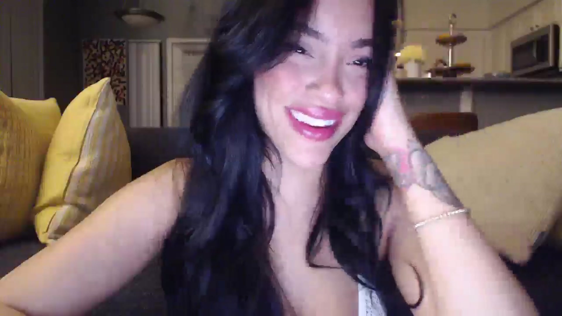 Gallery image thumbnail from justagirl_'s myfreecams stream on, 03/20/2025, 05:49 image 4 of 20