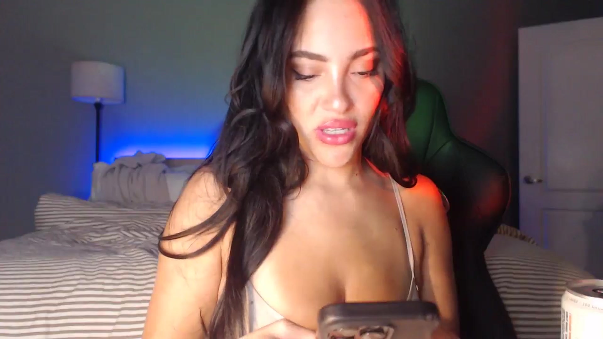 Gallery image thumbnail from justagirl_'s myfreecams stream on, 04/14/2025, 06:38 image 18 of 20