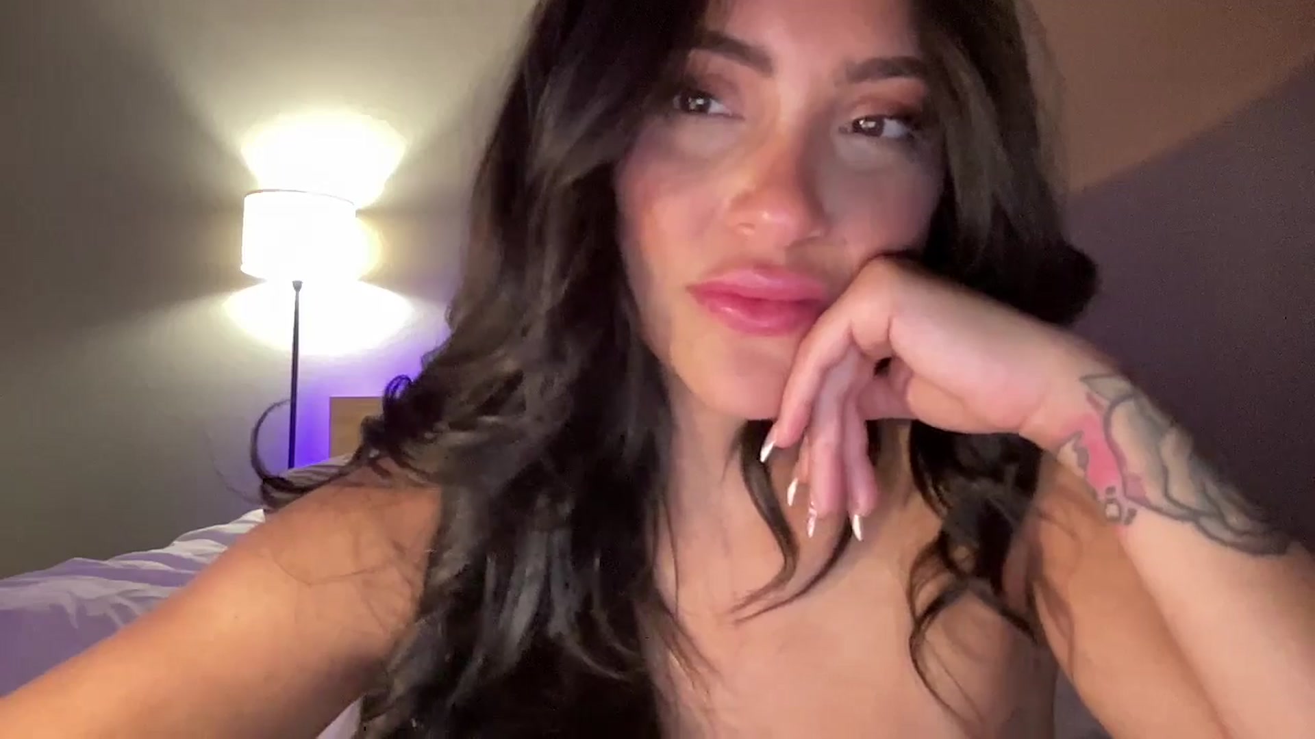 Gallery image thumbnail from justagirl_'s myfreecams stream on, 04/17/2025, 06:52 image 12 of 20