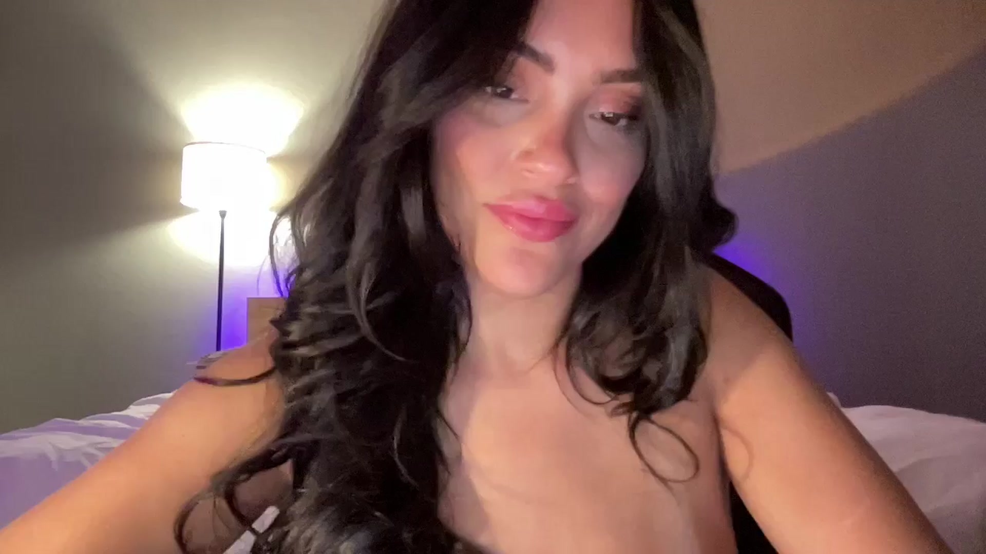Gallery image thumbnail from justagirl_'s myfreecams stream on, 04/17/2025, 06:52 image 5 of 20