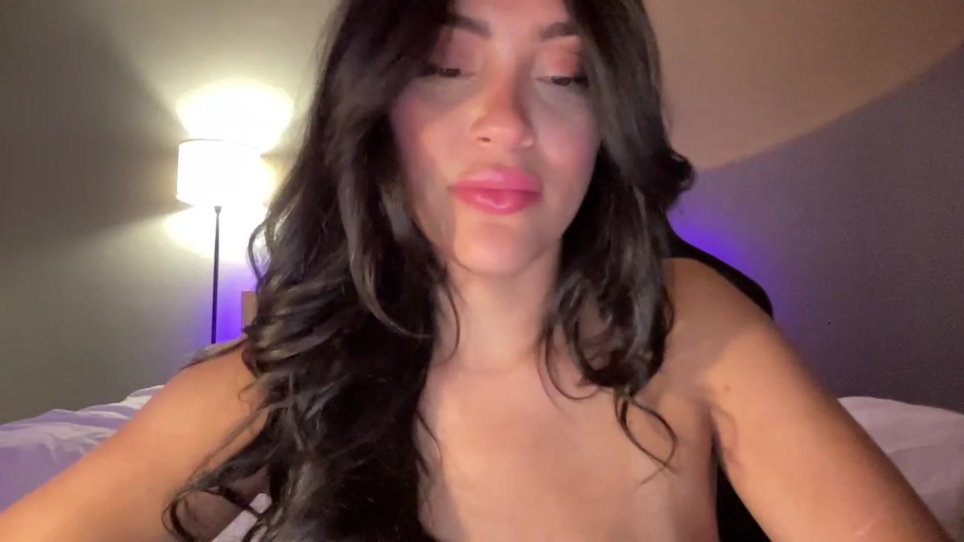 Gallery image thumbnail from justagirl_'s myfreecams stream on, 04/17/2025, 06:52 image 7 of 20