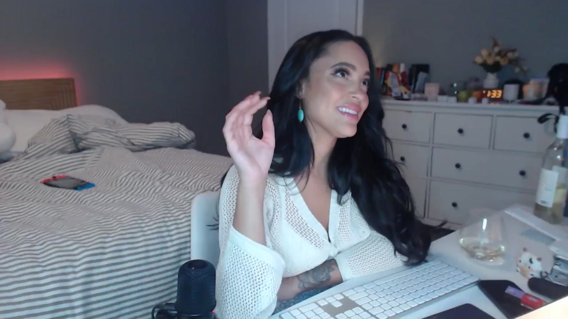 Gallery image thumbnail from justagirl_'s myfreecams stream on, 05/04/2025, 18:37 image 19 of 20