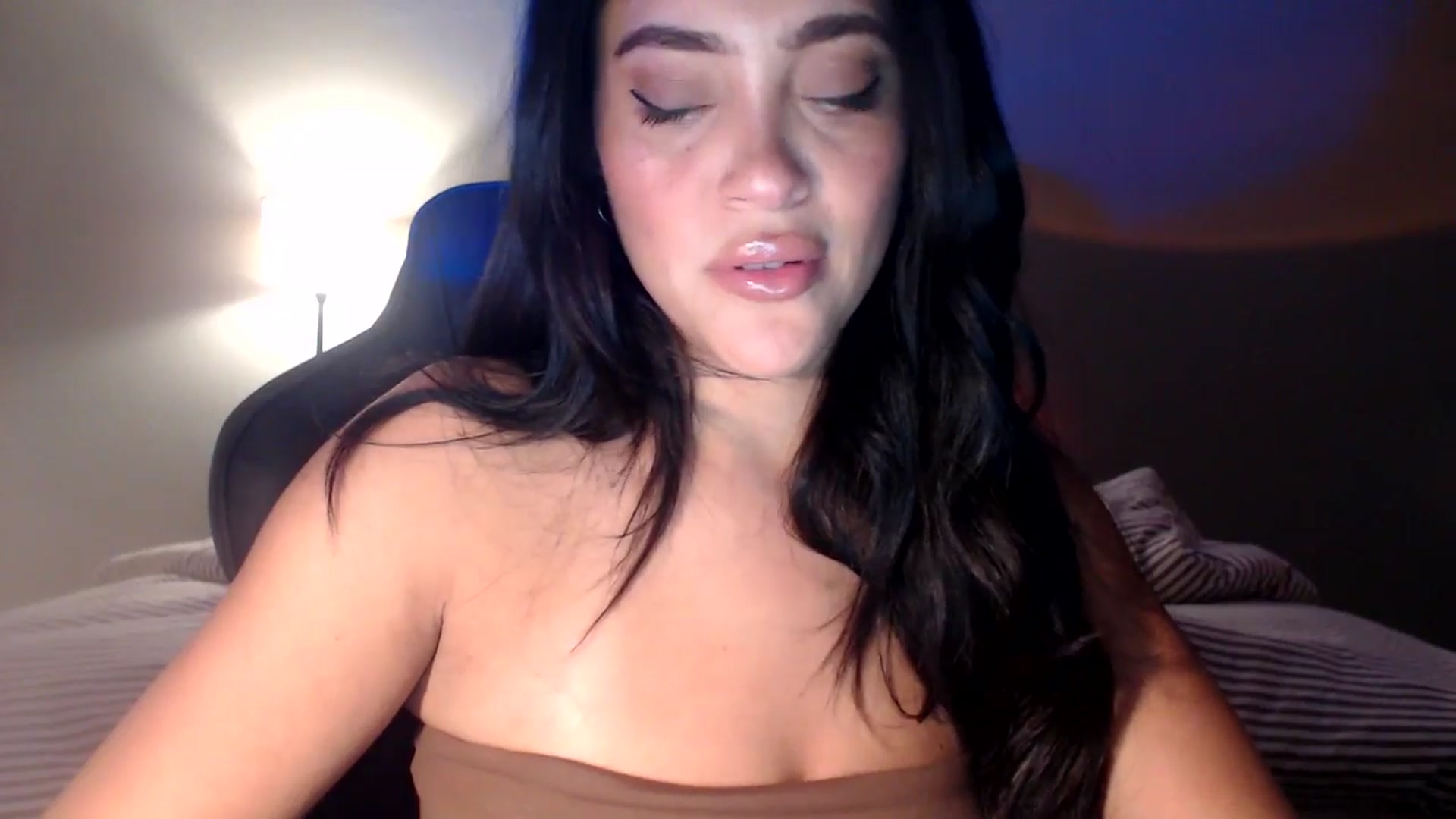 Gallery image thumbnail from justagirl_'s myfreecams stream on, 06/04/2025, 04:12 image 2 of 20