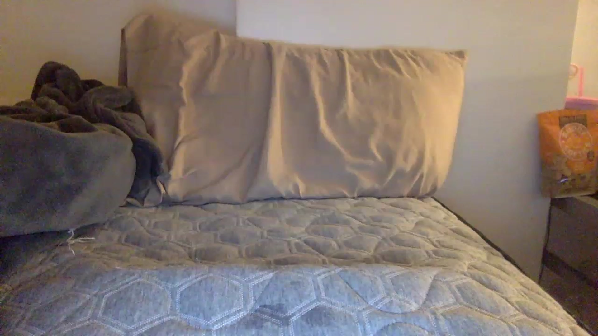 Gallery image thumbnail from kaaate01's myfreecams stream on, 04/10/2023, 06:21 image 10 of 20