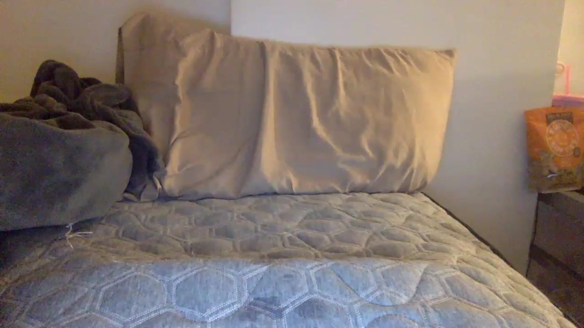 Gallery image thumbnail from kaaate01's myfreecams stream on, 04/10/2023, 06:21 image 9 of 20