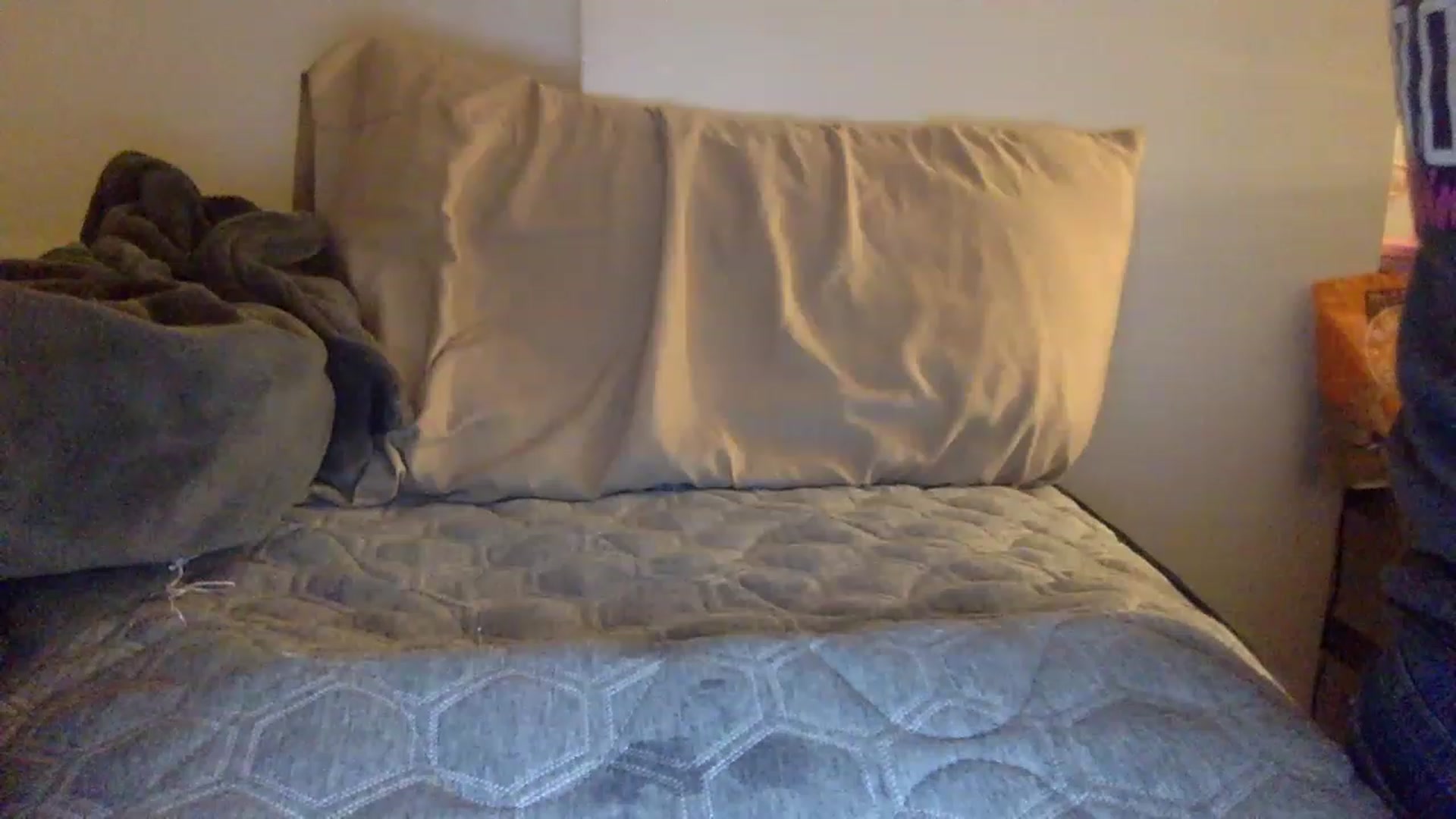 Gallery image thumbnail from kaaate01's myfreecams stream on, 04/10/2023, 06:21 image 7 of 20
