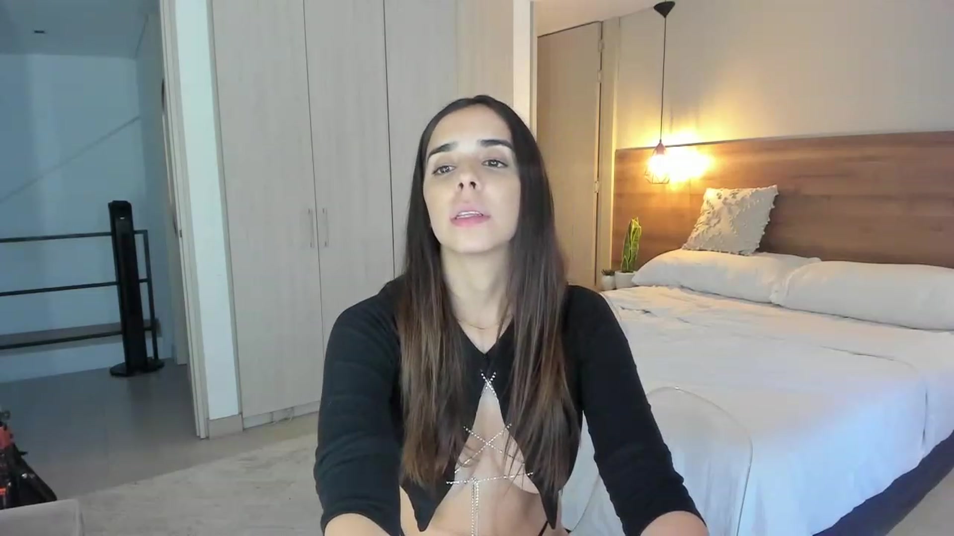 Gallery image thumbnail from kamikiss's myfreecams stream on, 02/22/2023, 22:48 image 12 of 20