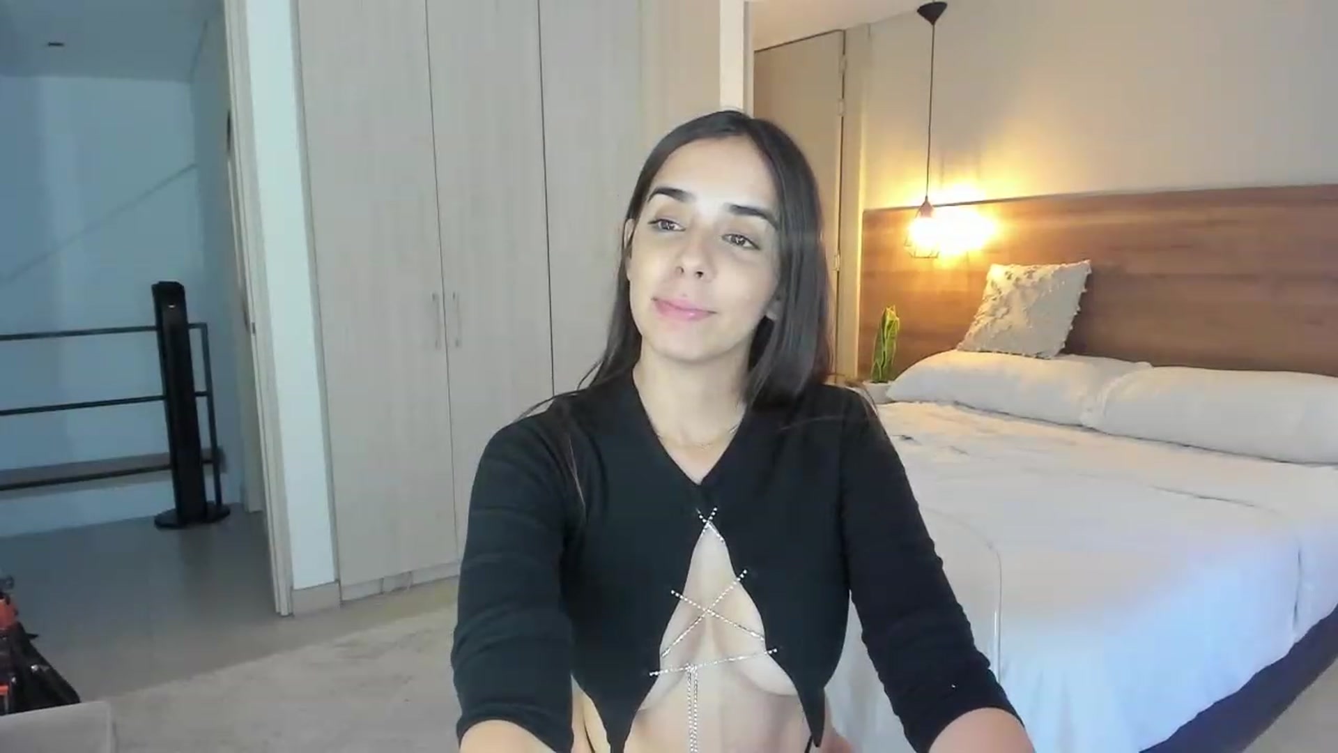 Gallery image thumbnail from kamikiss's myfreecams stream on, 02/22/2023, 22:48 image 13 of 20