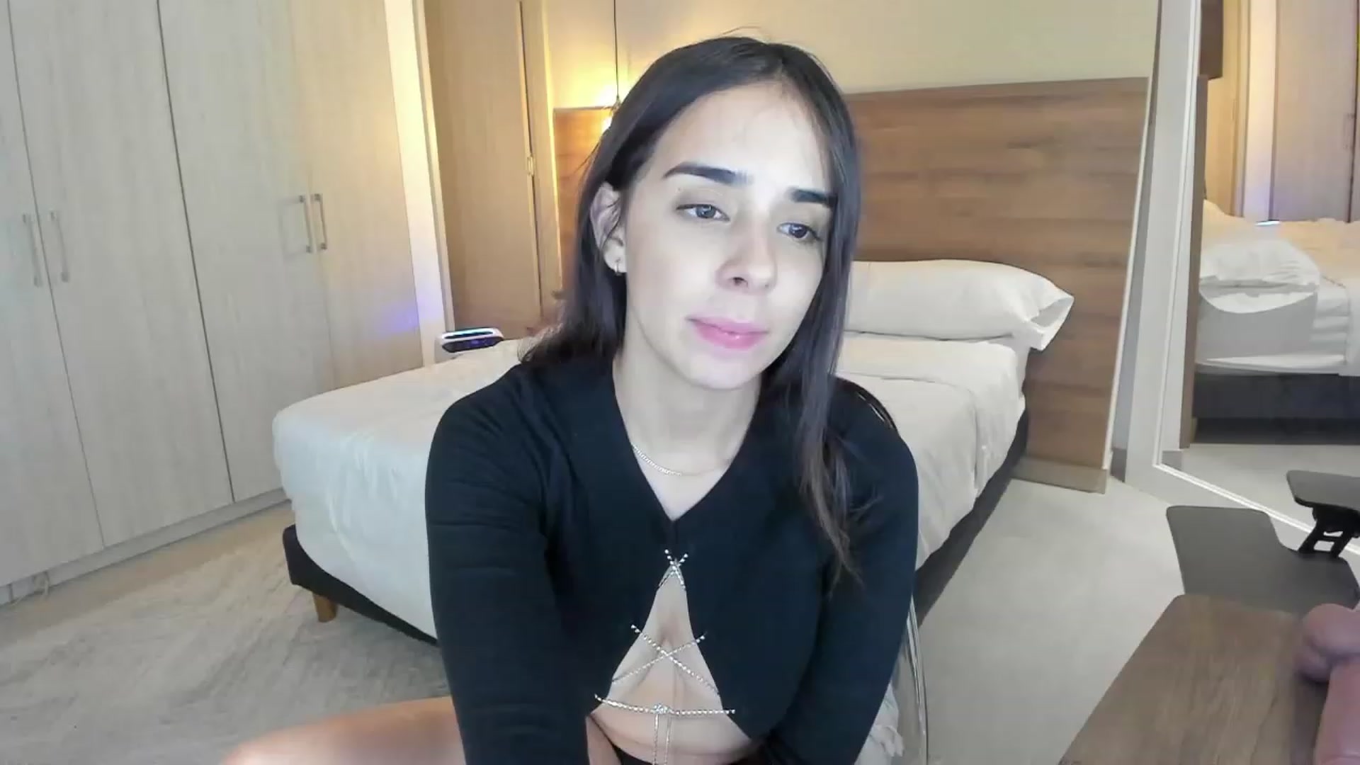 Gallery image thumbnail from kamikiss's myfreecams stream on, 02/22/2023, 23:53 image 19 of 20