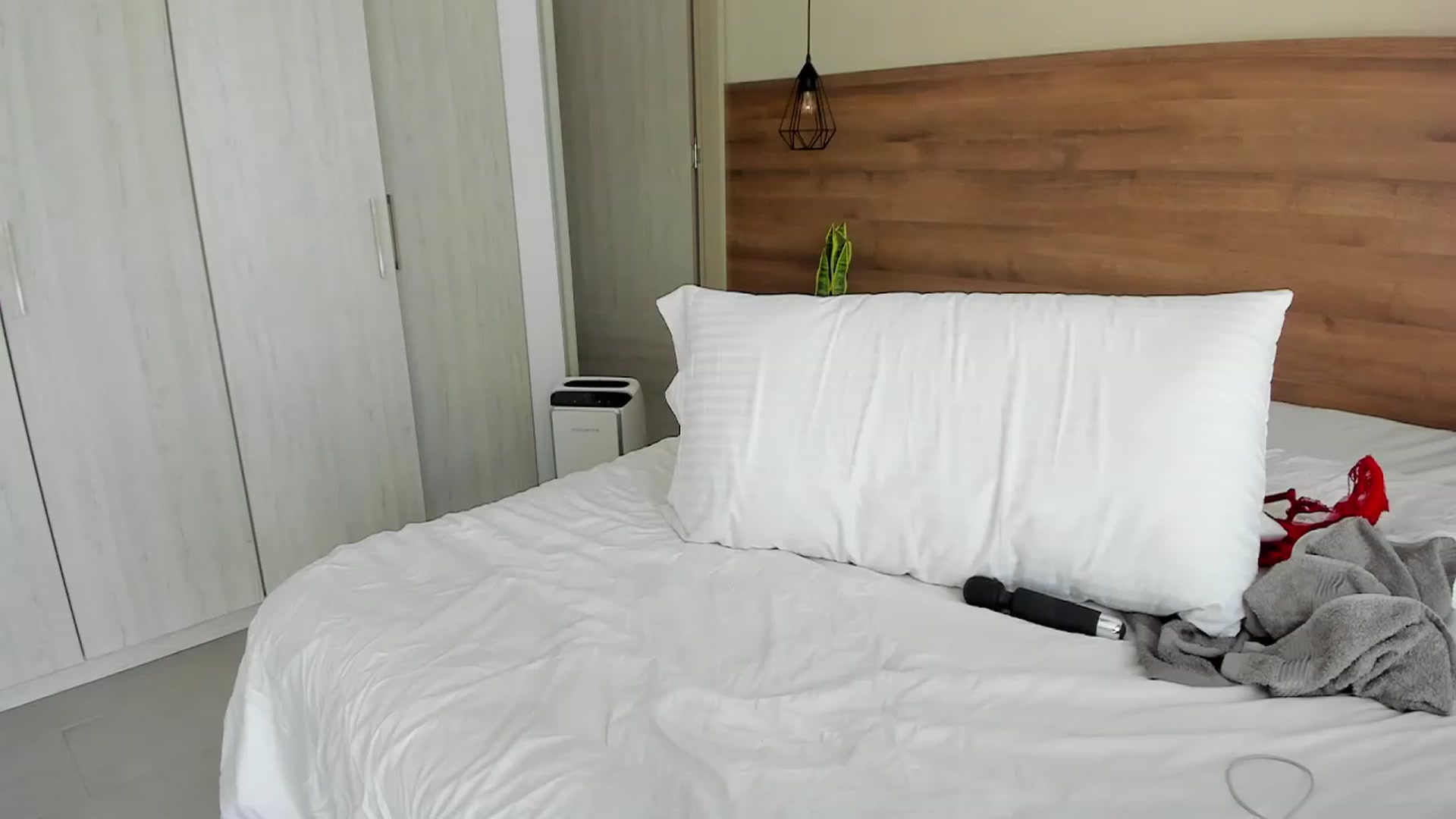 Gallery image thumbnail from kamikiss's myfreecams stream on, 04/29/2023, 20:00 image 19 of 20