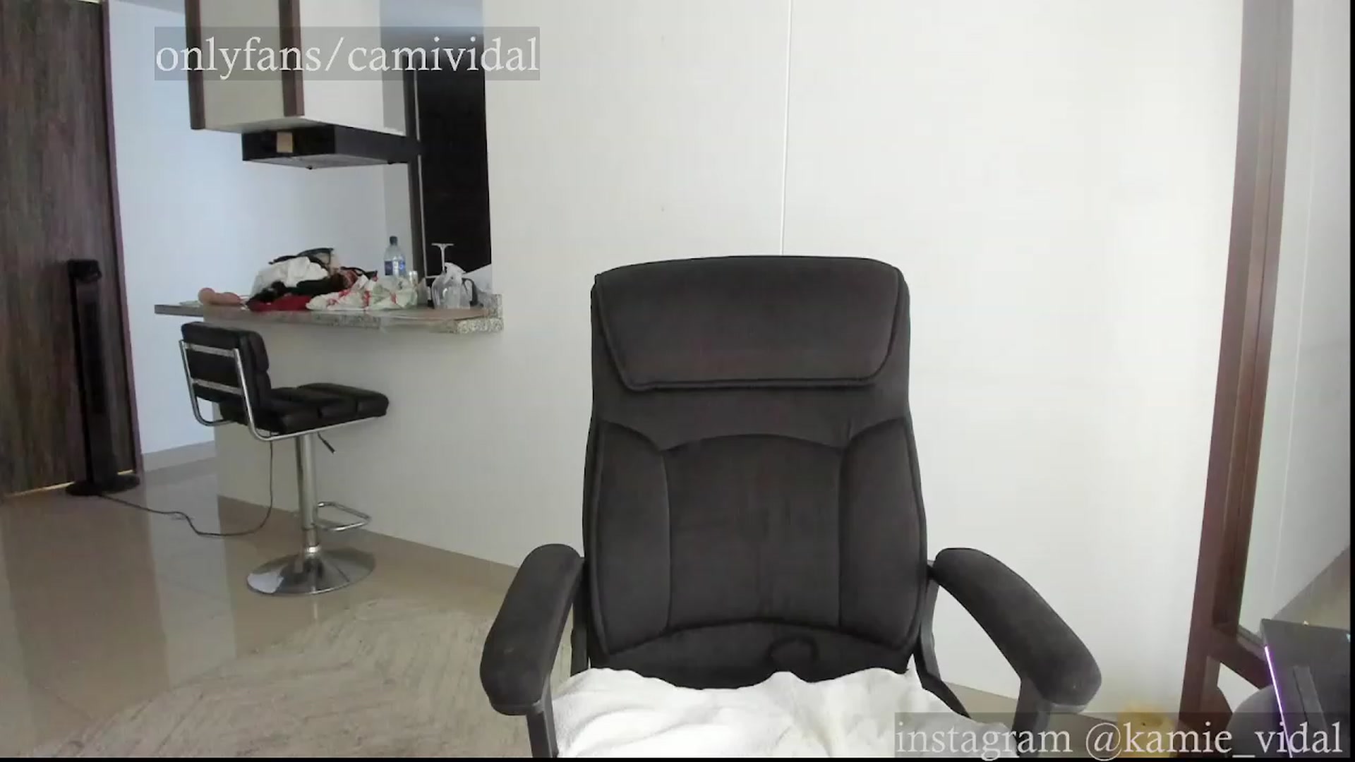 Gallery image thumbnail from kamikiss's myfreecams stream on, 10/11/2023, 22:11 image 19 of 20