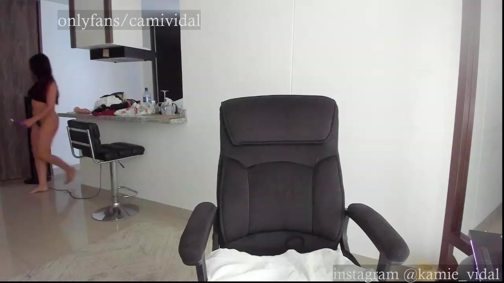 Gallery image thumbnail from kamikiss's myfreecams stream on, 10/11/2023, 22:11 image 18 of 20