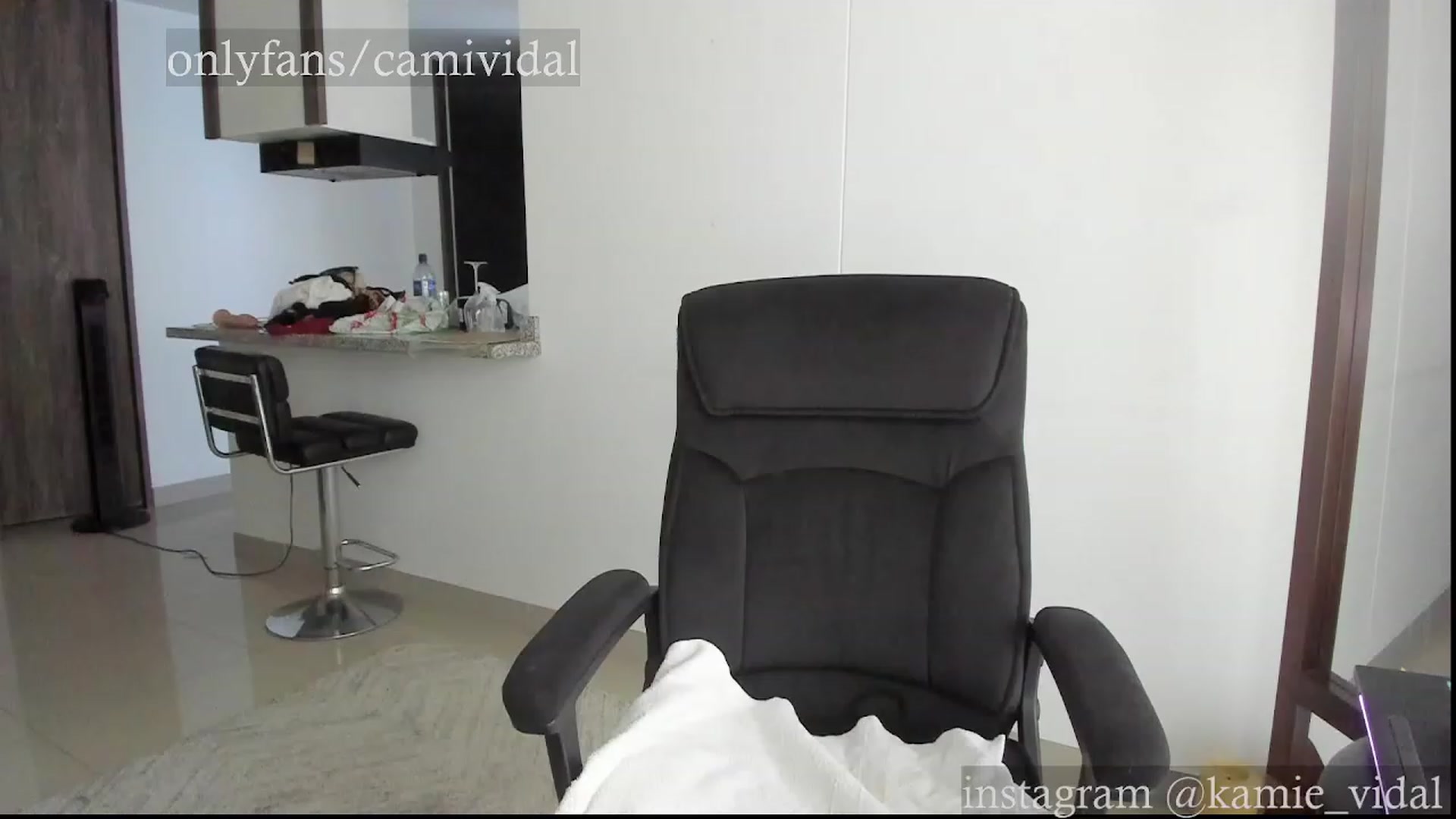 Gallery image thumbnail from kamikiss's myfreecams stream on, 10/11/2023, 22:11 image 20 of 20