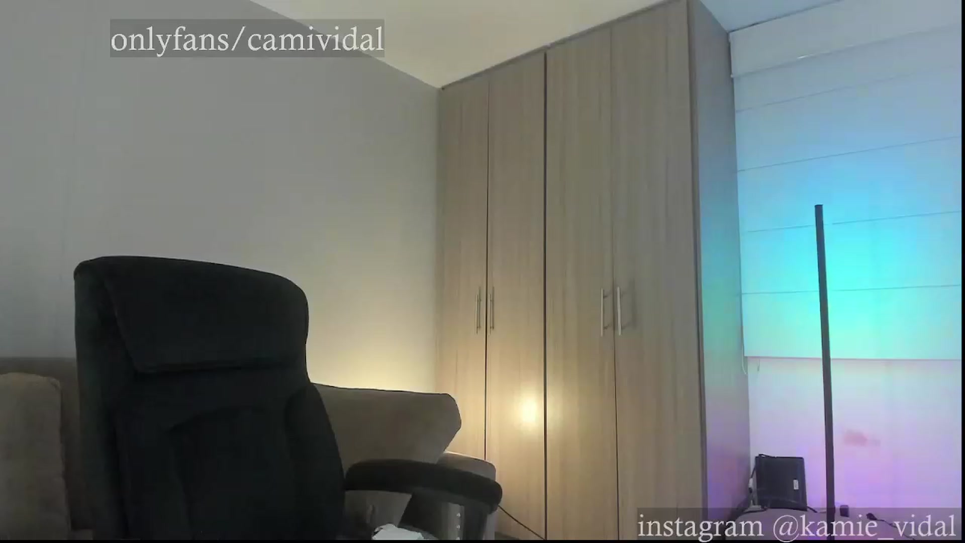 Gallery image thumbnail from kamikiss's myfreecams stream on, 10/12/2023, 22:28 image 4 of 20