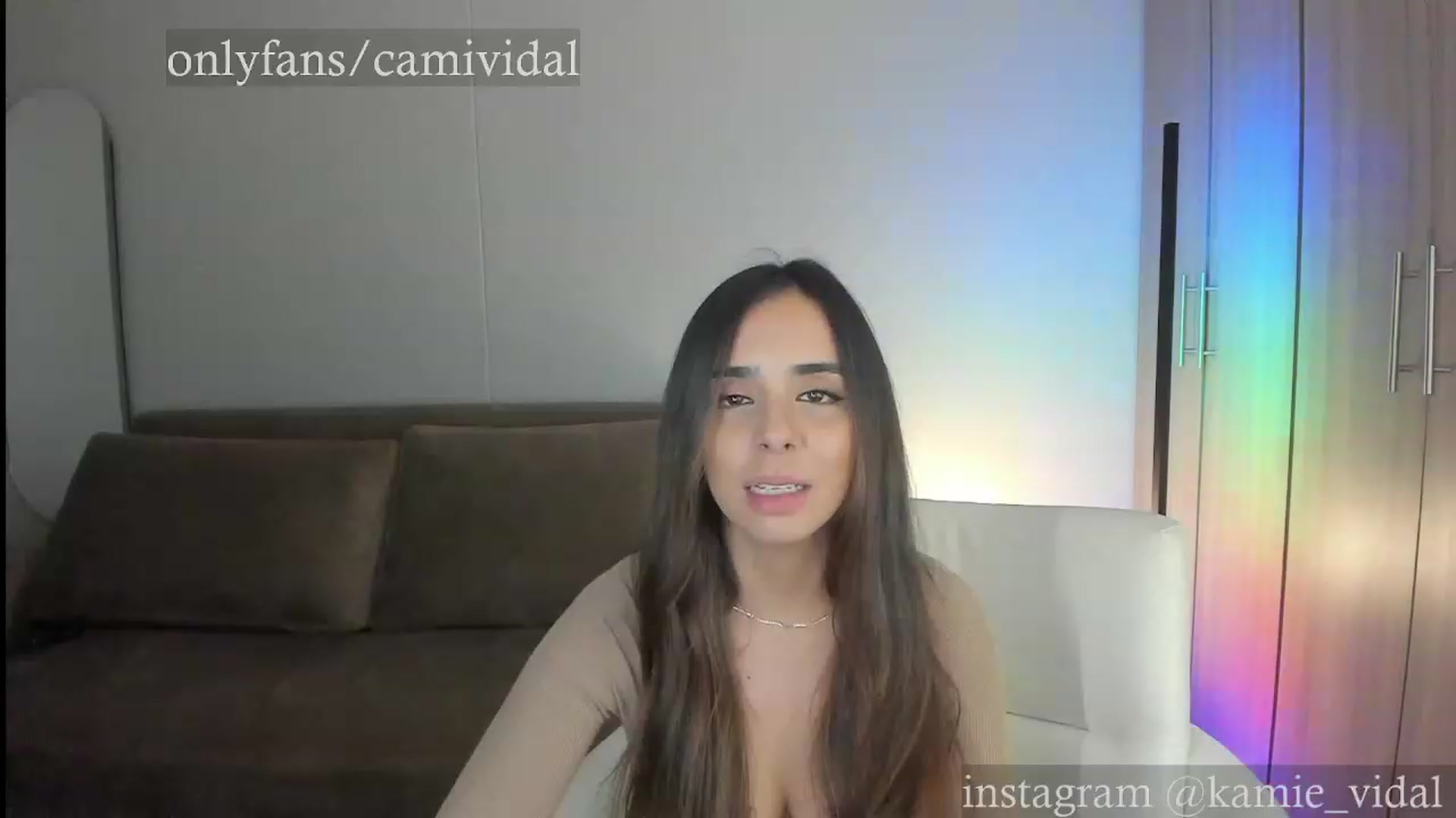 Gallery image thumbnail from kamikiss's myfreecams stream on, 11/20/2023, 23:03 image 2 of 20