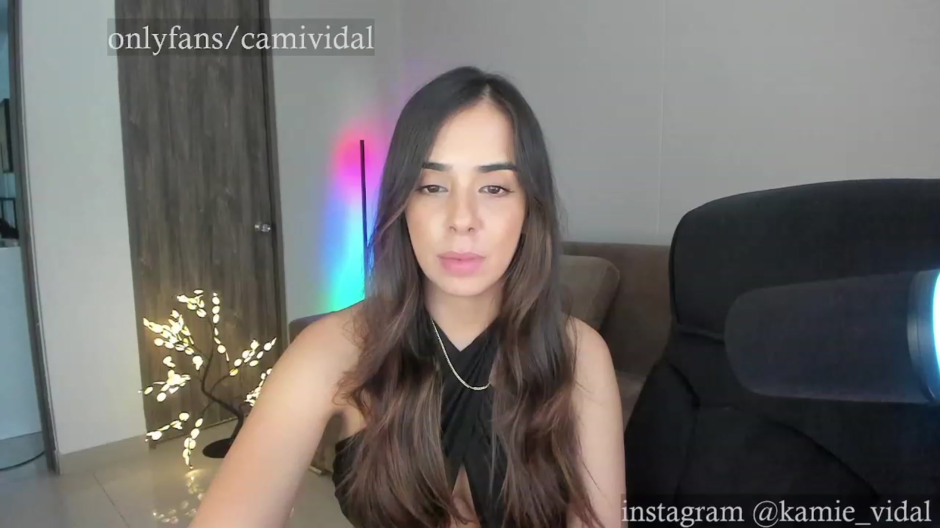 Gallery image thumbnail from kamikiss's myfreecams stream on, 12/12/2023, 22:50 image 15 of 20