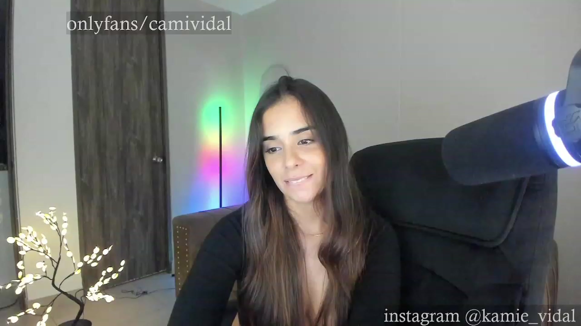 Gallery image thumbnail from kamikiss's myfreecams stream on, 12/16/2023, 24:02 image 15 of 20