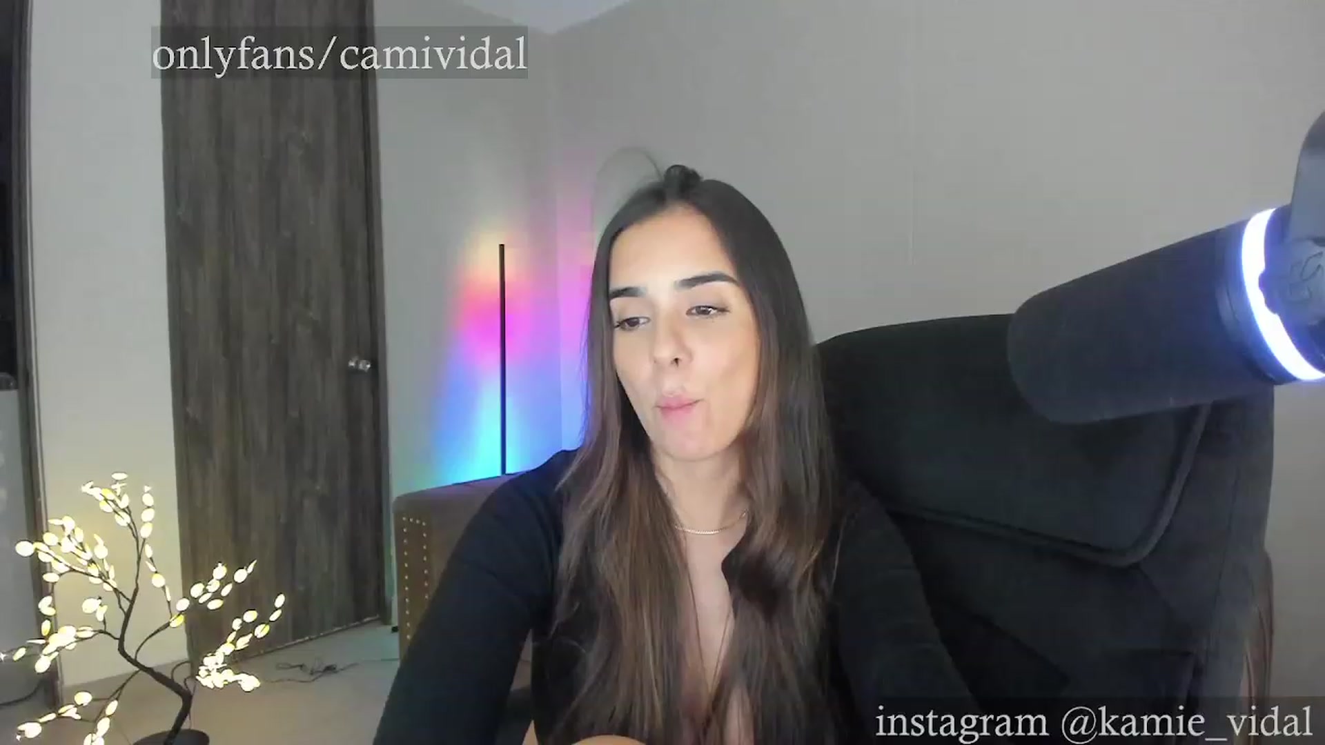 Gallery image thumbnail from kamikiss's myfreecams stream on, 12/16/2023, 24:02 image 14 of 20