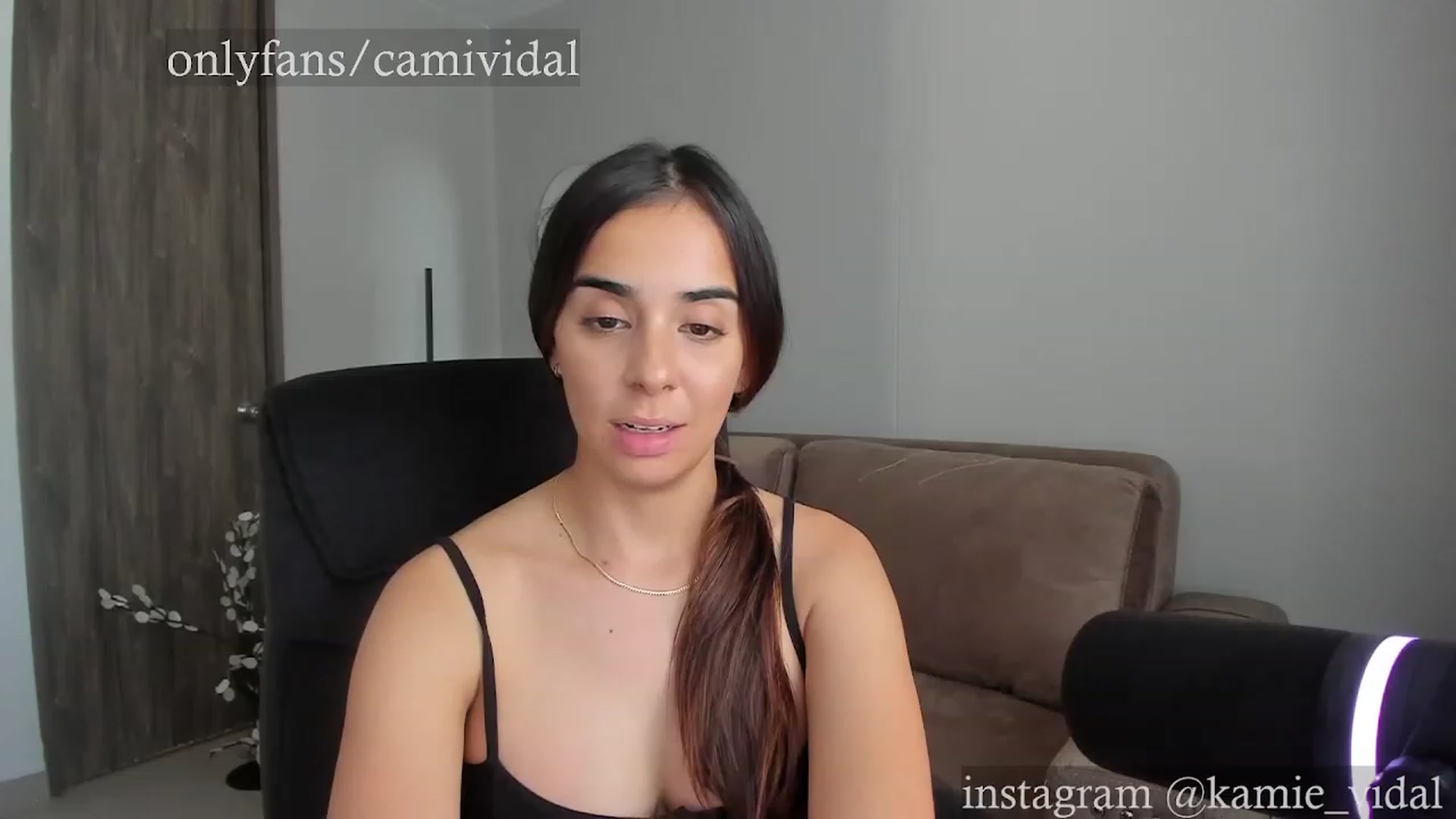 Gallery image thumbnail from kamikiss's myfreecams stream on, 12/20/2023, 20:48 image 17 of 20