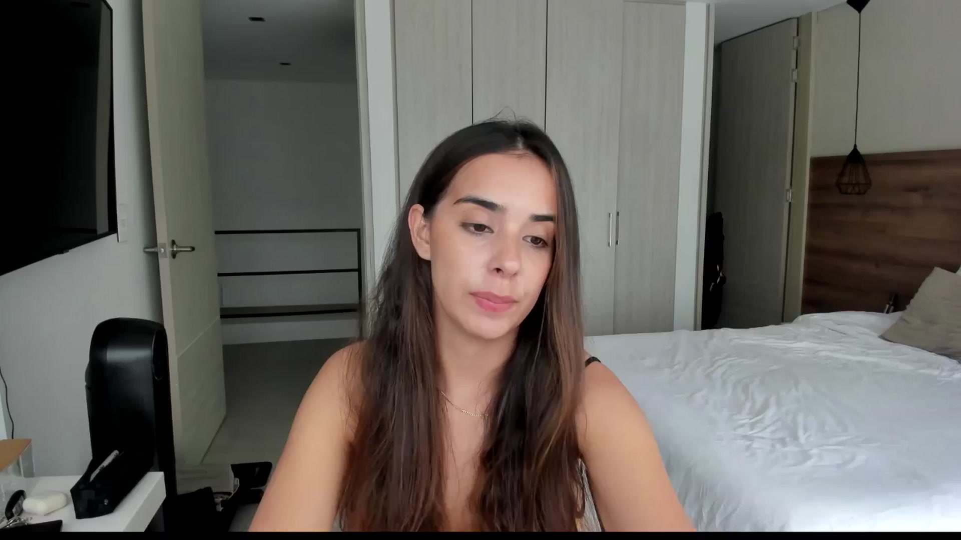Gallery image thumbnail from kamikiss's myfreecams stream on, 05/29/2024, 17:01 image 1 of 20