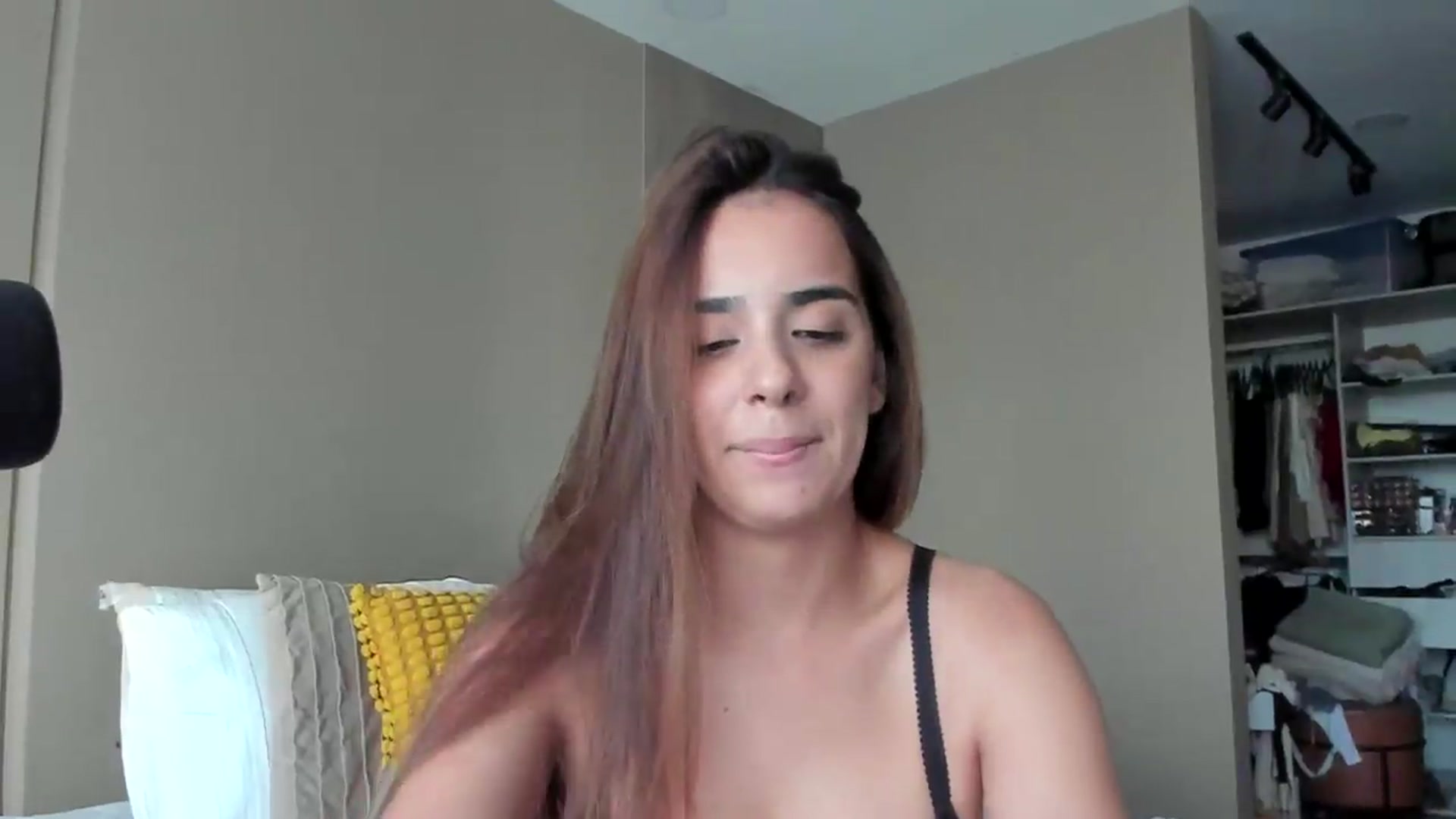 Gallery image thumbnail from kamikiss's myfreecams stream on, 06/25/2026, 21:58 image 16 of 20