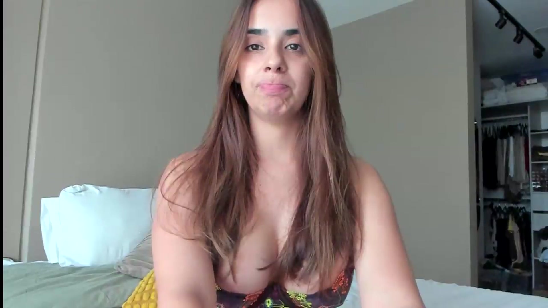 Gallery image thumbnail from kamikiss's myfreecams stream on, 07/09/2026, 20:51 image 13 of 20