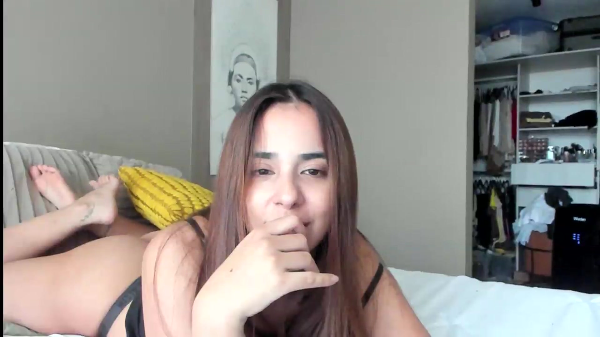 Gallery image thumbnail from kamikiss's myfreecams stream on, 07/10/2026, 18:07 image 19 of 20