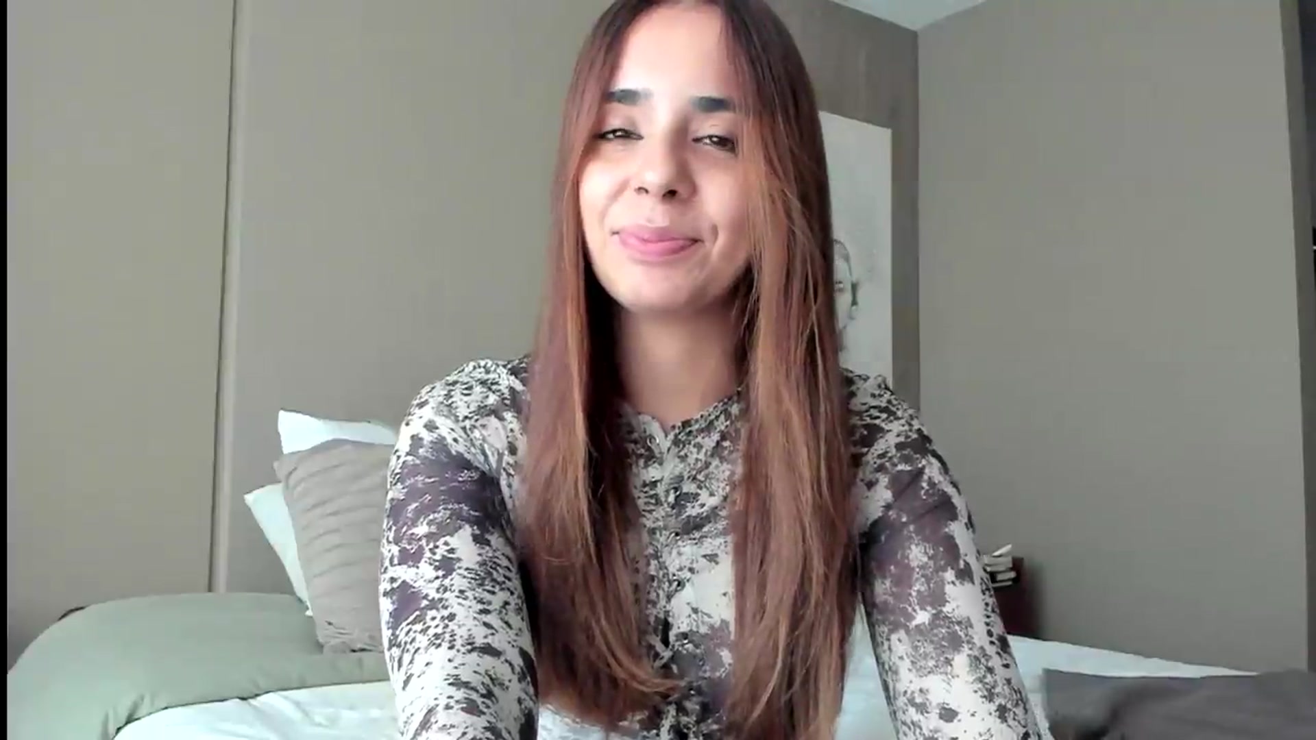 Gallery image thumbnail from kamikiss's myfreecams stream on, 07/11/2026, 17:15 image 13 of 20