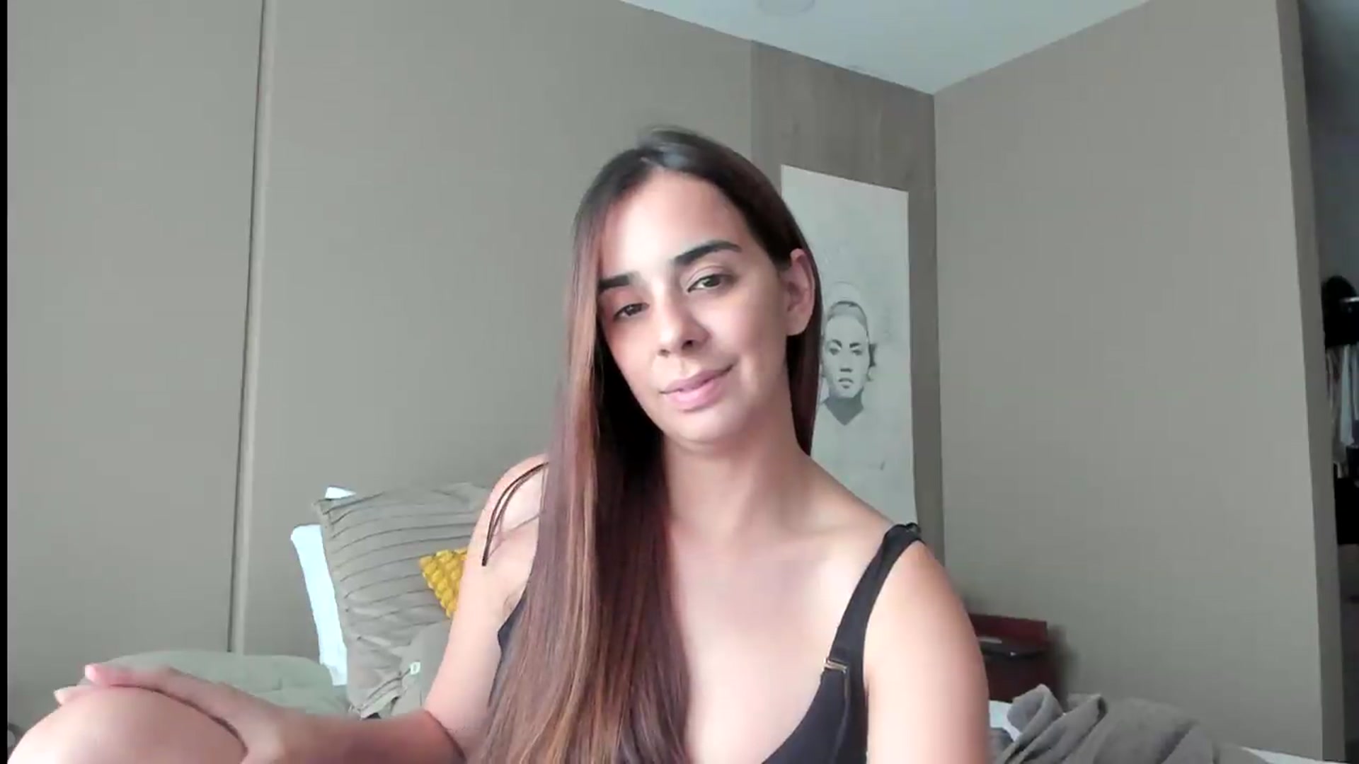 Gallery image thumbnail from kamikiss's myfreecams stream on, 07/17/2026, 19:56 image 19 of 20