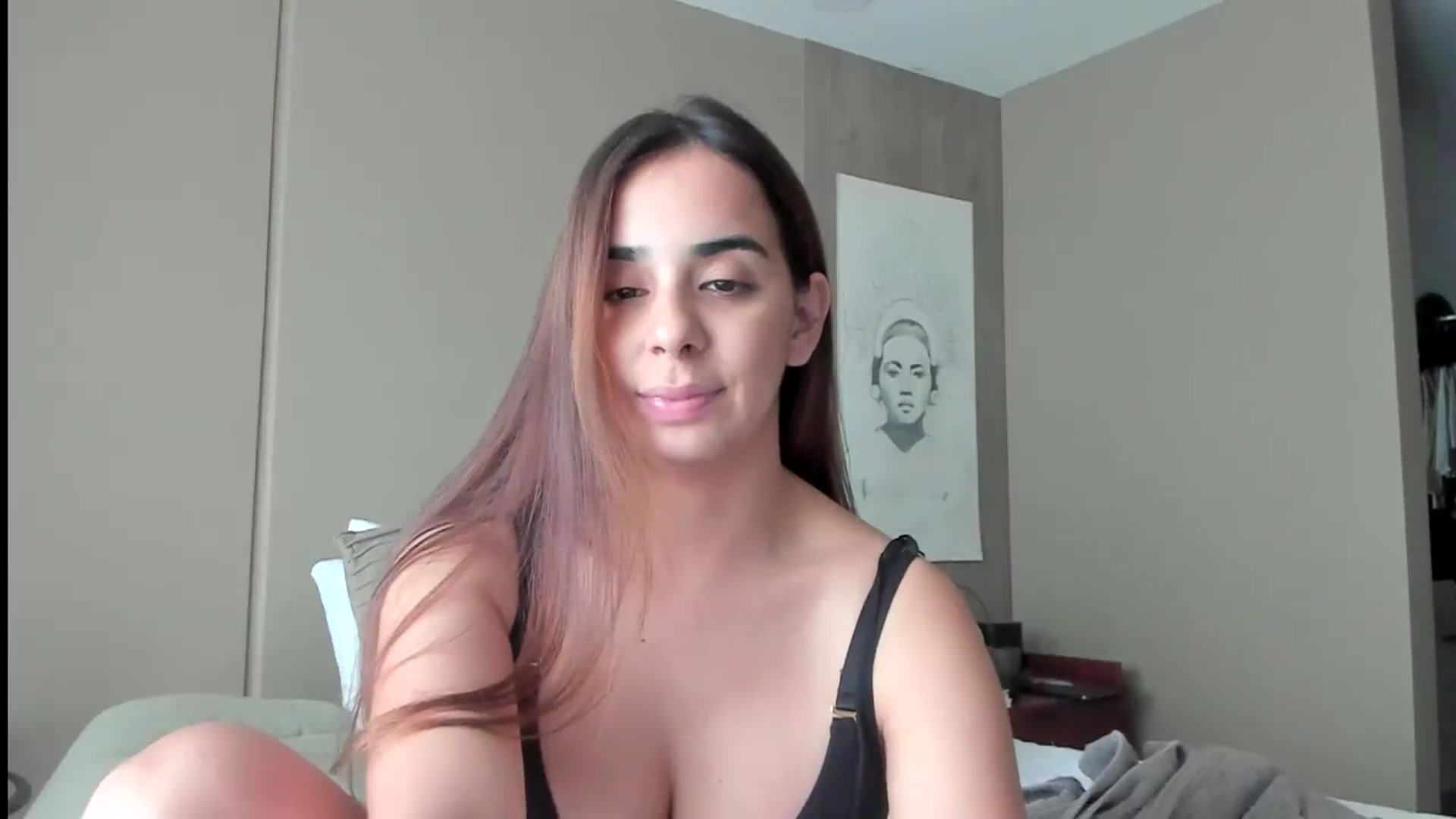 Gallery image thumbnail from kamikiss's myfreecams stream on, 07/17/2026, 19:56 image 18 of 20
