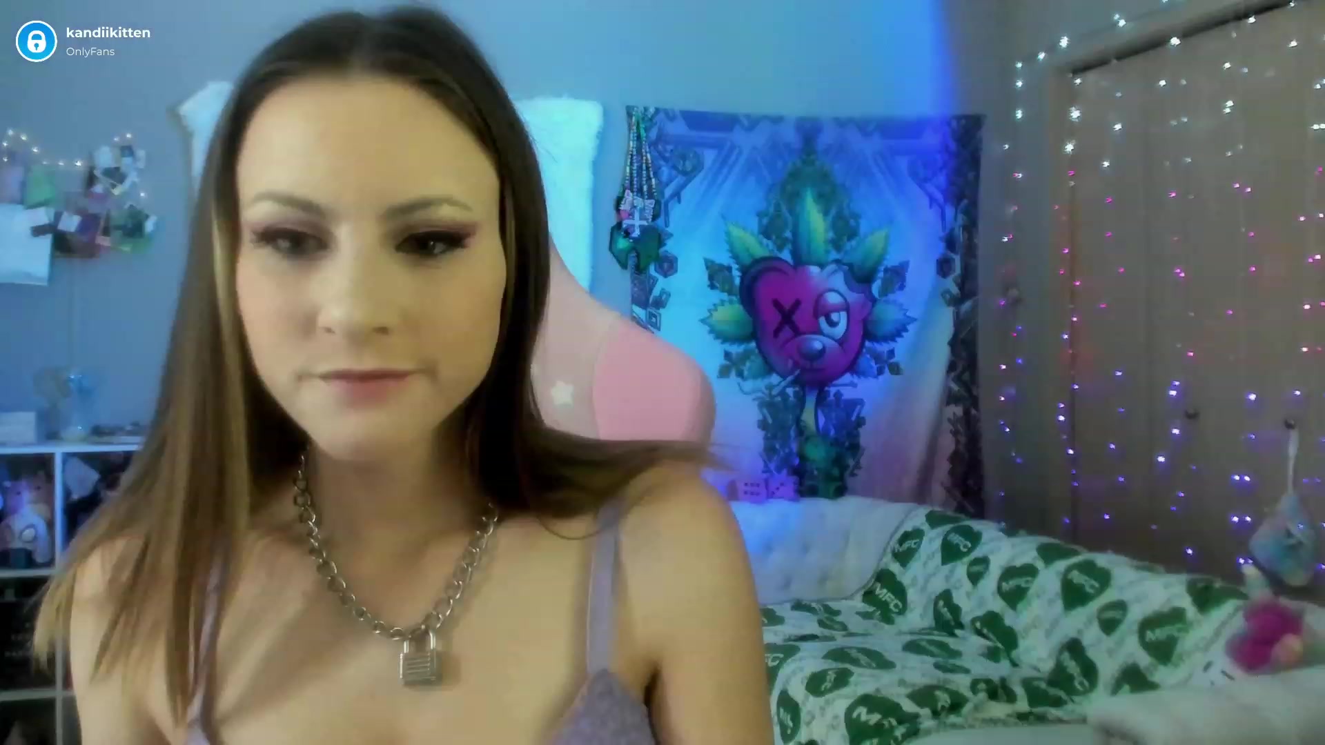 Gallery image thumbnail from kandiikitten's myfreecams stream on, 11/19/2022, 17:05 image 13 of 20