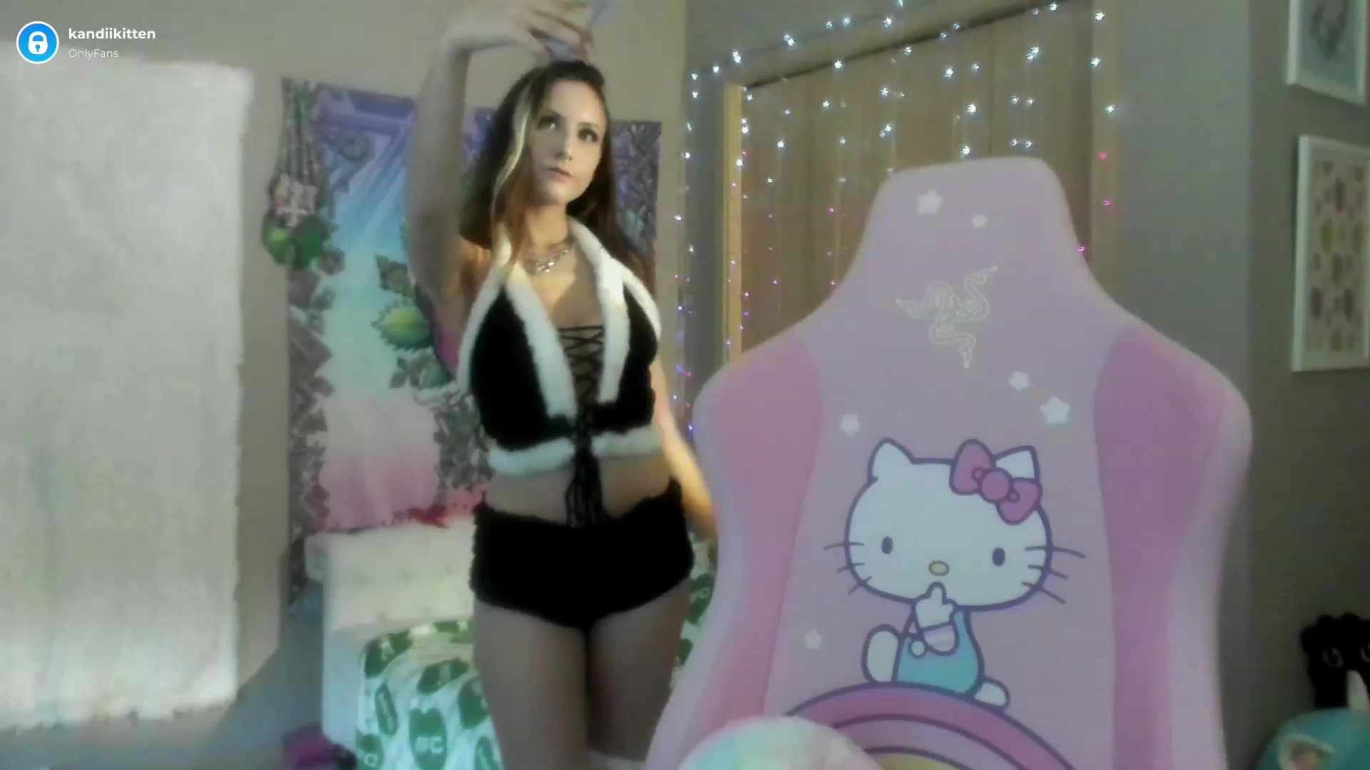 Gallery image thumbnail from kandiikitten's myfreecams stream on, 12/01/2022, 16:42 image 15 of 20