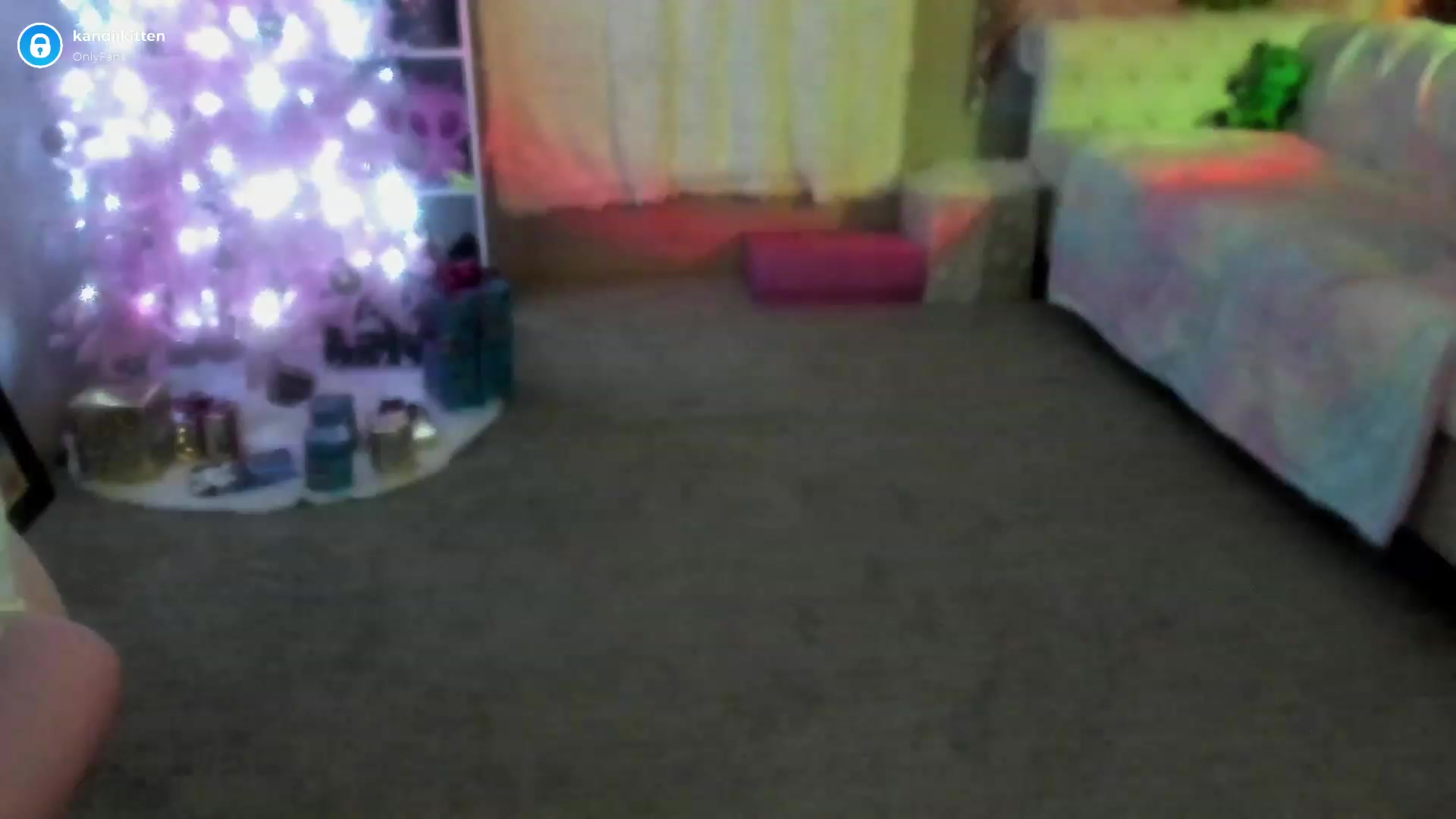 Gallery image thumbnail from kandiikitten's myfreecams stream on, 12/26/2022, 03:28 image 15 of 20