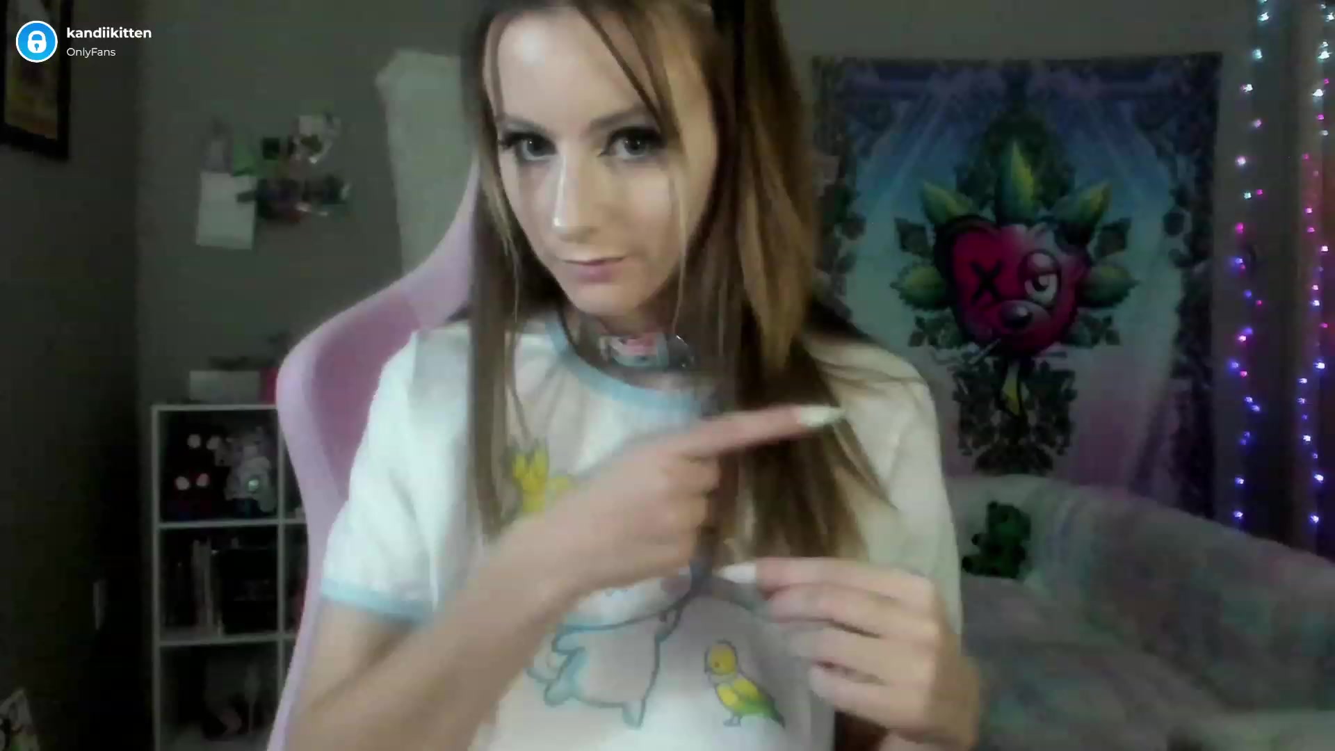 Gallery image thumbnail from kandiikitten's myfreecams stream on, 12/29/2022, 02:36 image 8 of 20