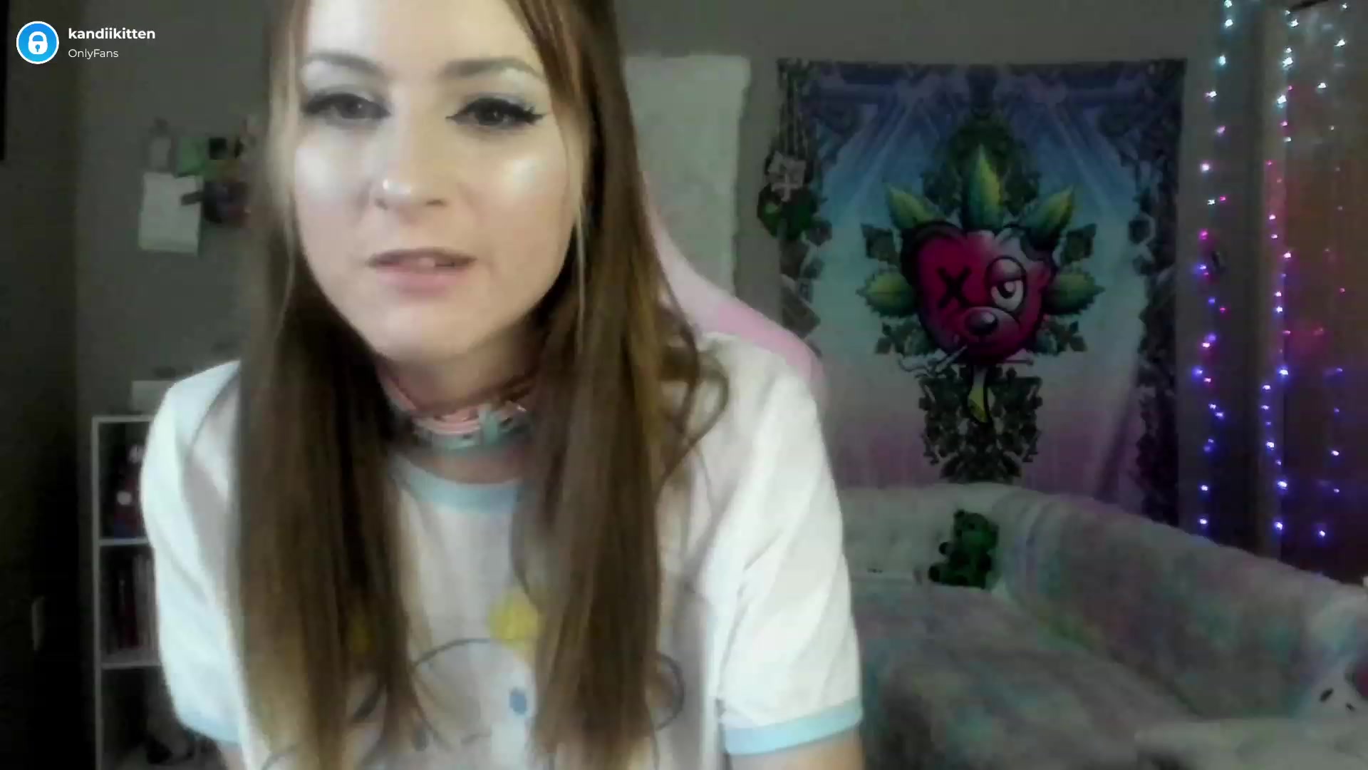 Gallery image thumbnail from kandiikitten's myfreecams stream on, 12/29/2022, 02:36 image 6 of 20
