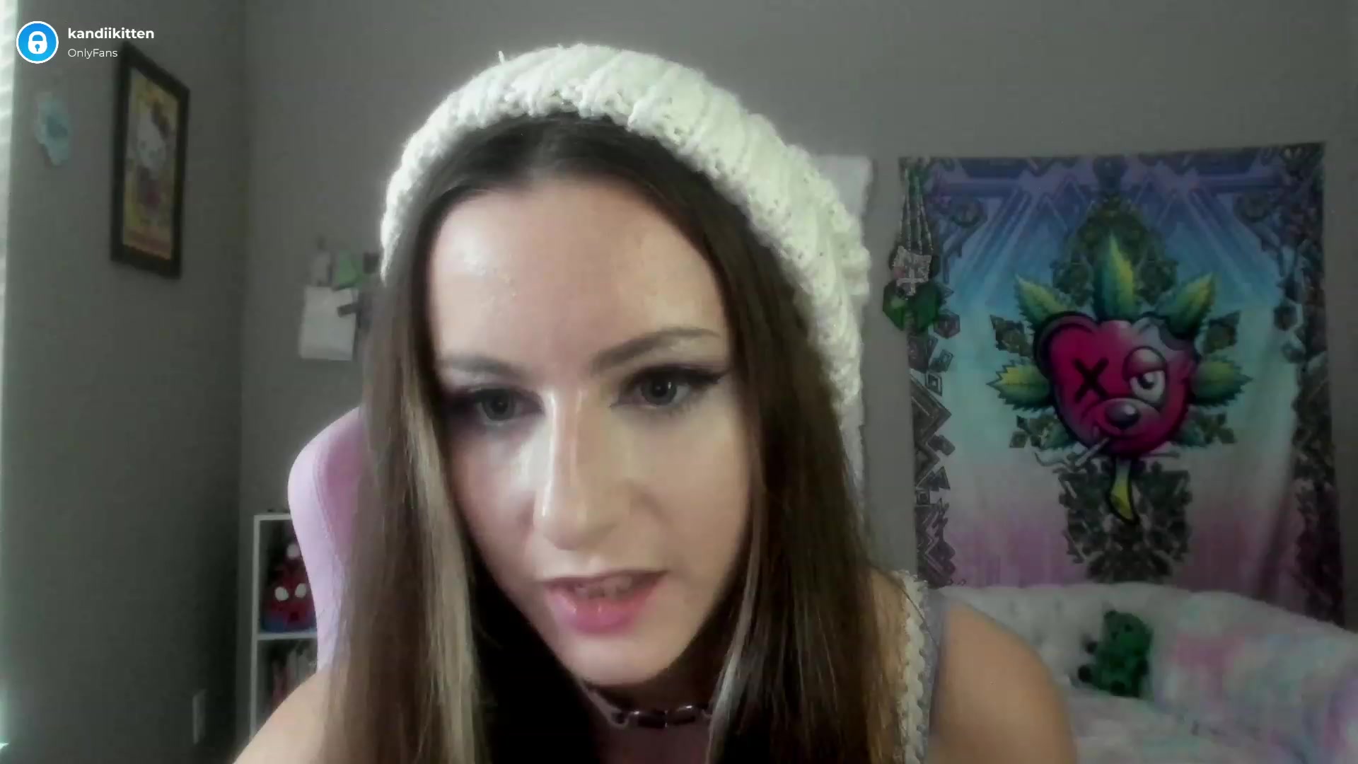 Gallery image thumbnail from kandiikitten's myfreecams stream on, 12/29/2022, 18:34 image 18 of 20