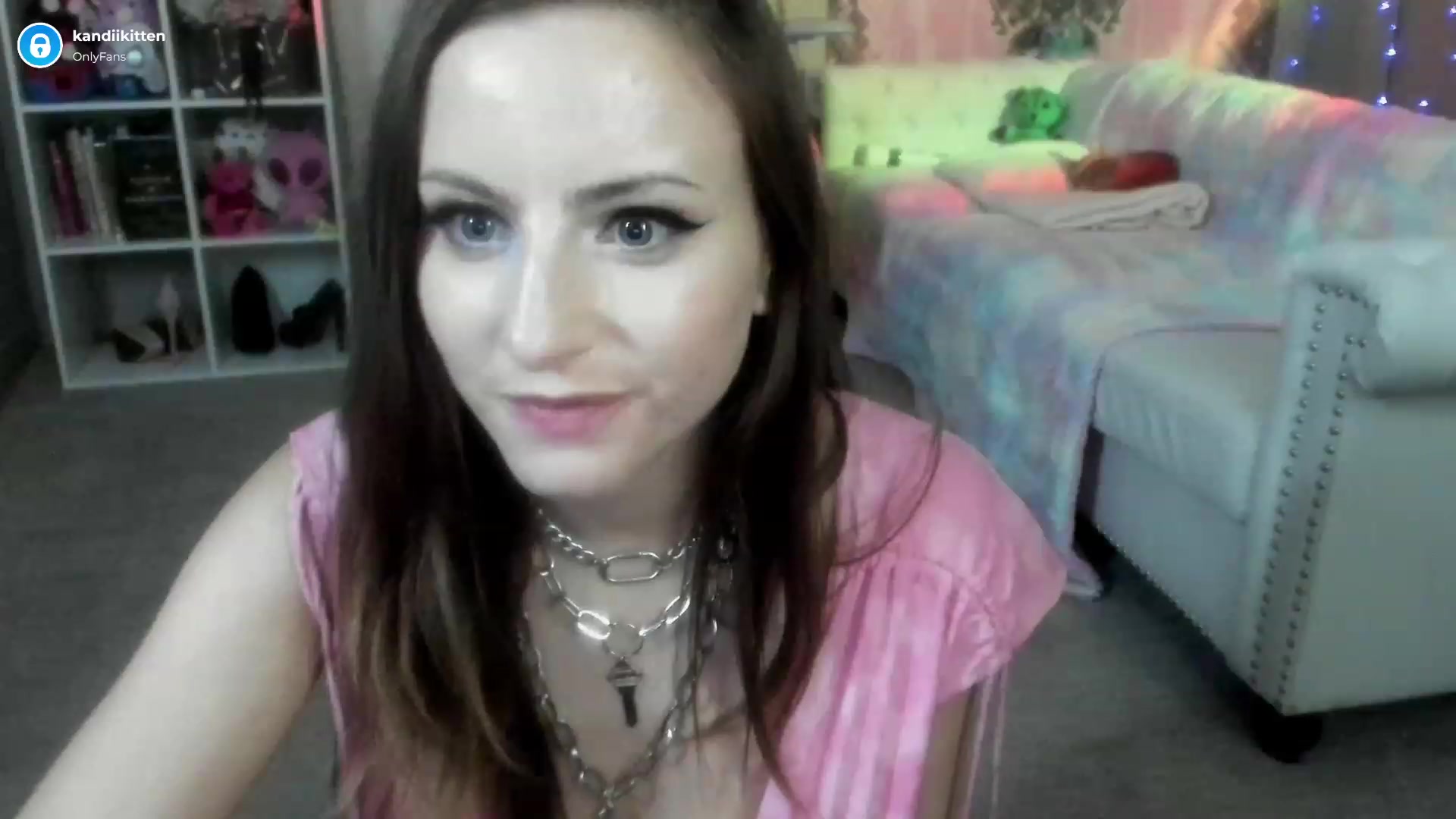 Gallery image thumbnail from kandiikitten's myfreecams stream on, 01/01/2023, 04:51 image 9 of 20