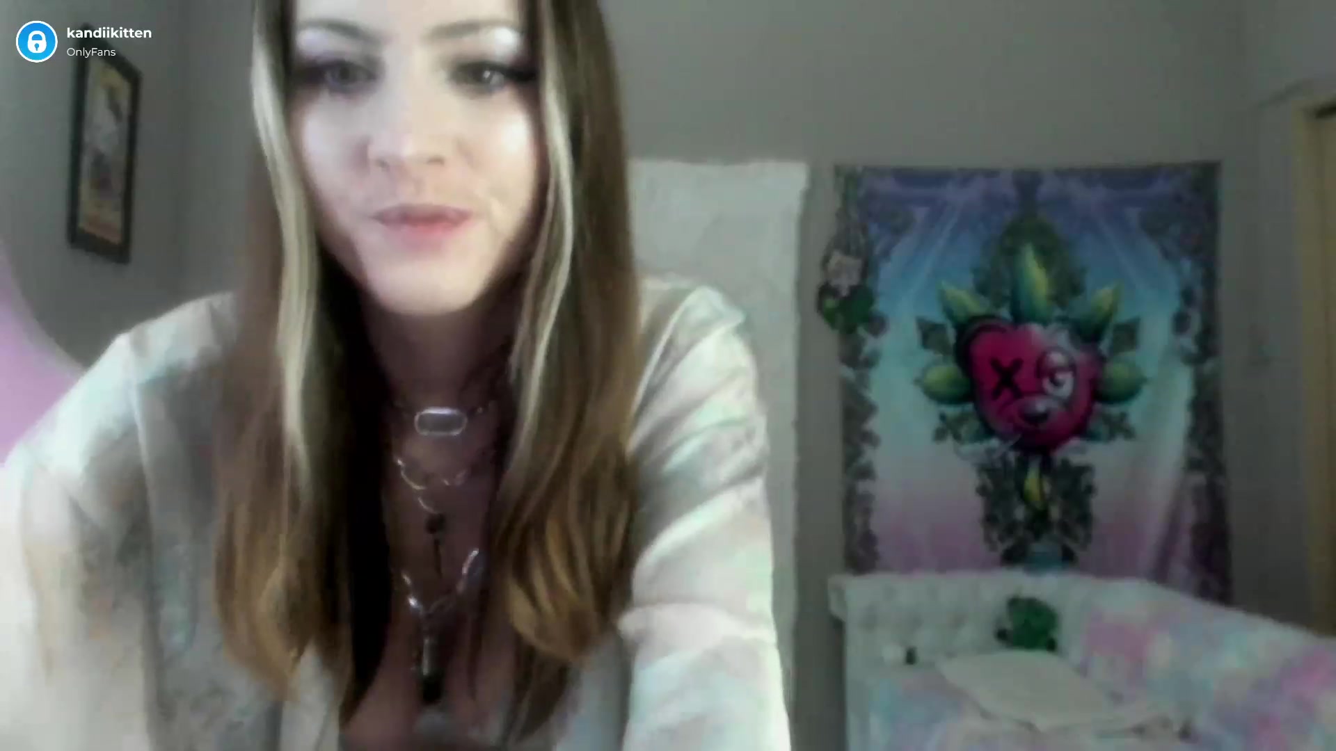 Gallery image thumbnail from kandiikitten's myfreecams stream on, 01/02/2023, 17:21 image 13 of 20