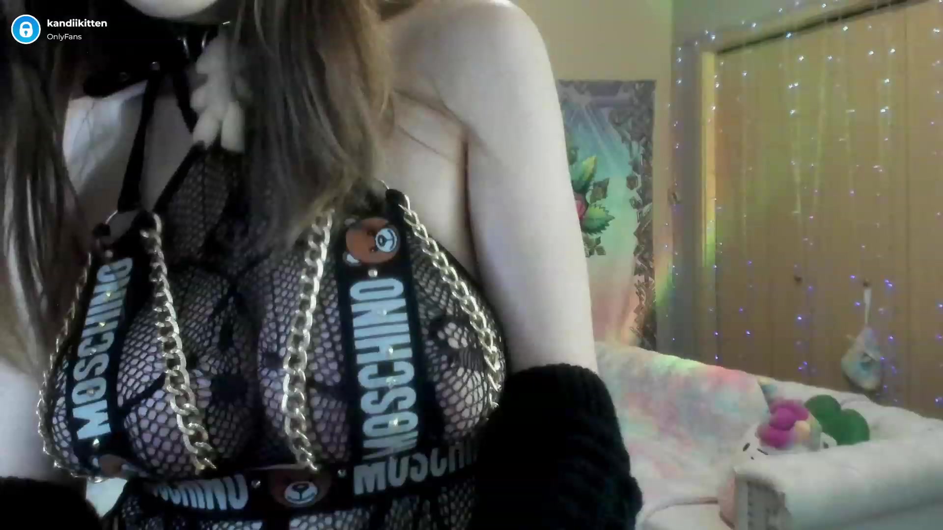 Gallery image thumbnail from kandiikitten's myfreecams stream on, 01/20/2023, 03:31 image 7 of 20